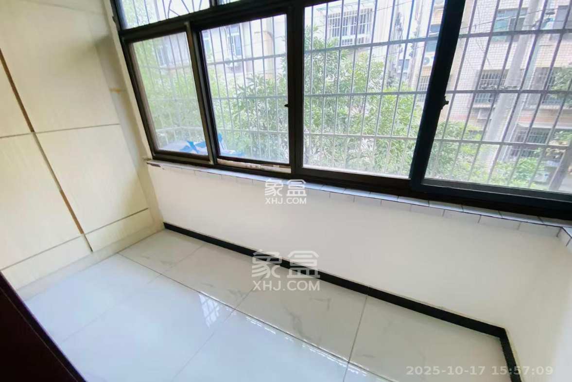 东文庙坪 2室2厅1卫 2500.0元/月 东文庙坪 2室2厅1卫 2500.0元/月室内图