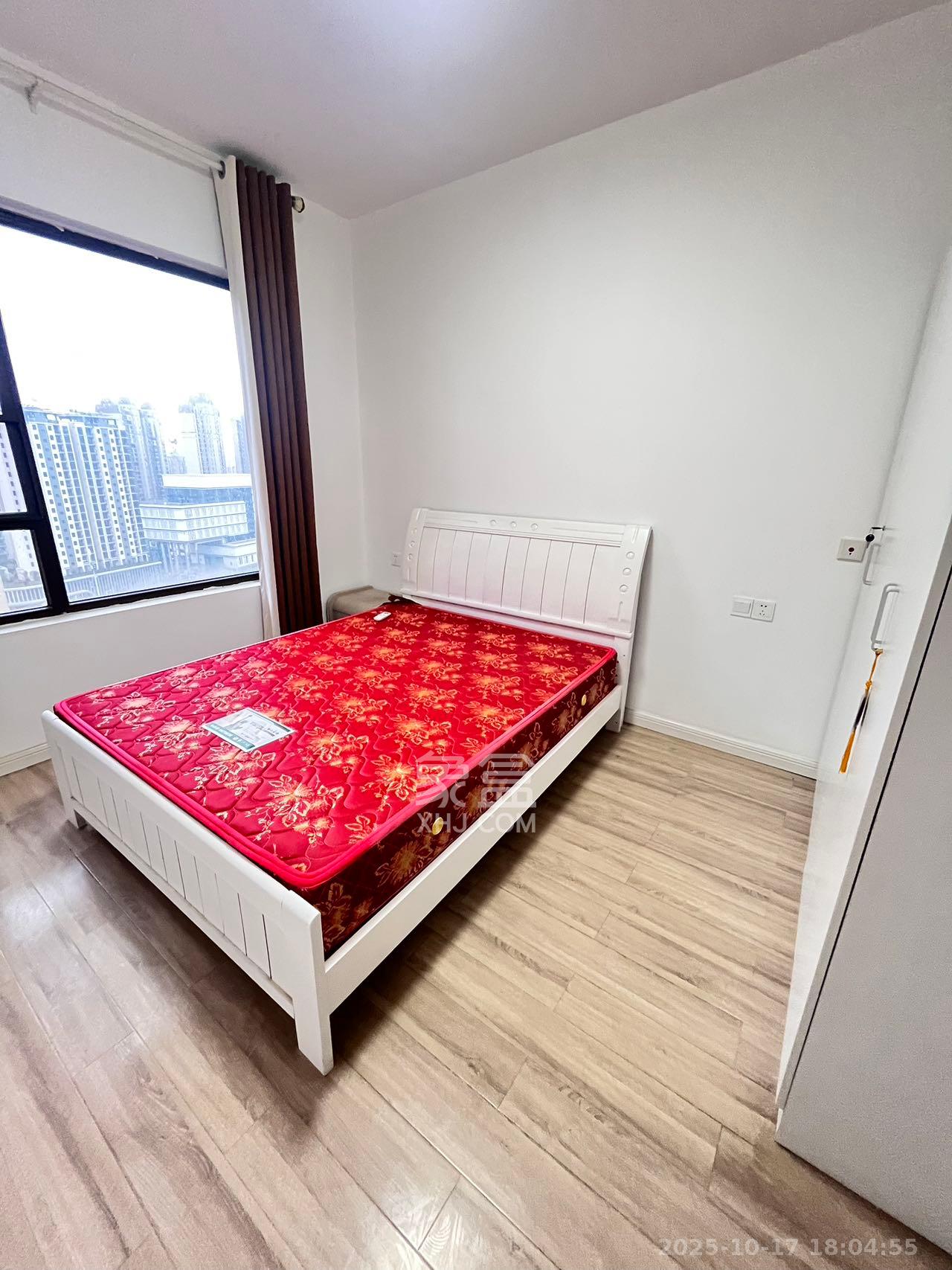 卓越蔚蓝城邦  3室2厅1卫    2000.0元/月 卓越蔚蓝城邦  3室2厅1卫    2000.0元/月室内图