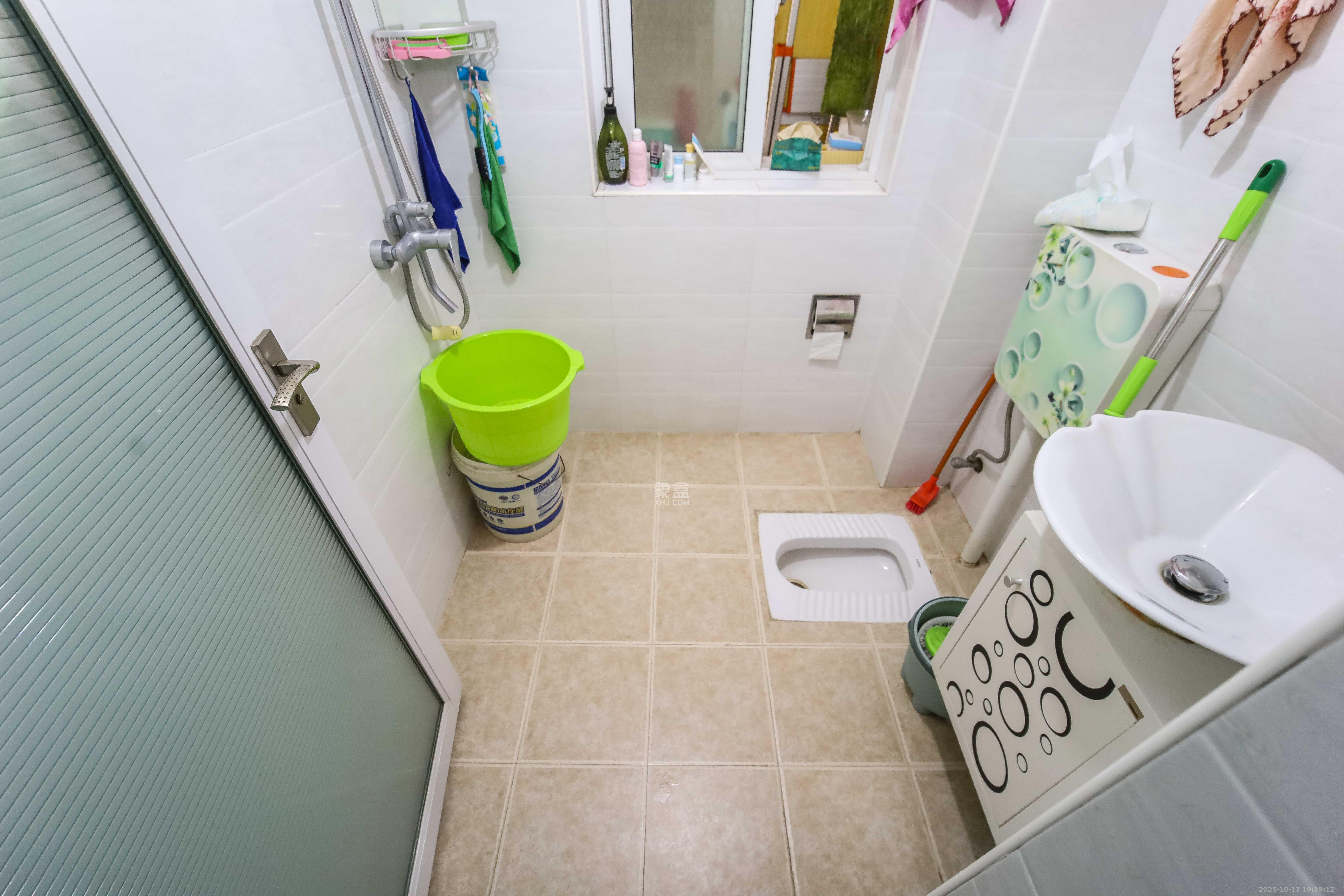 上河国际C区  3室2厅1卫    98.7万卫生间