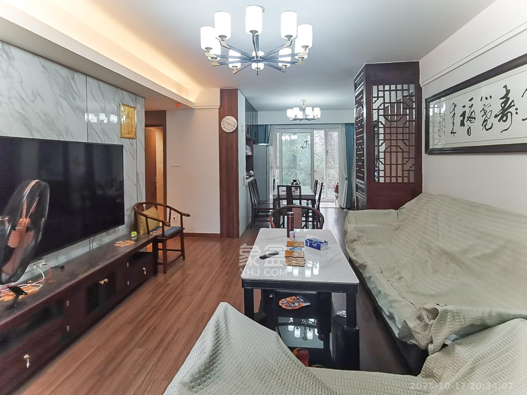 保利香槟国际 4室2厅2卫 115.0万 保利香槟国际 4室2厅2卫 115.0万客厅