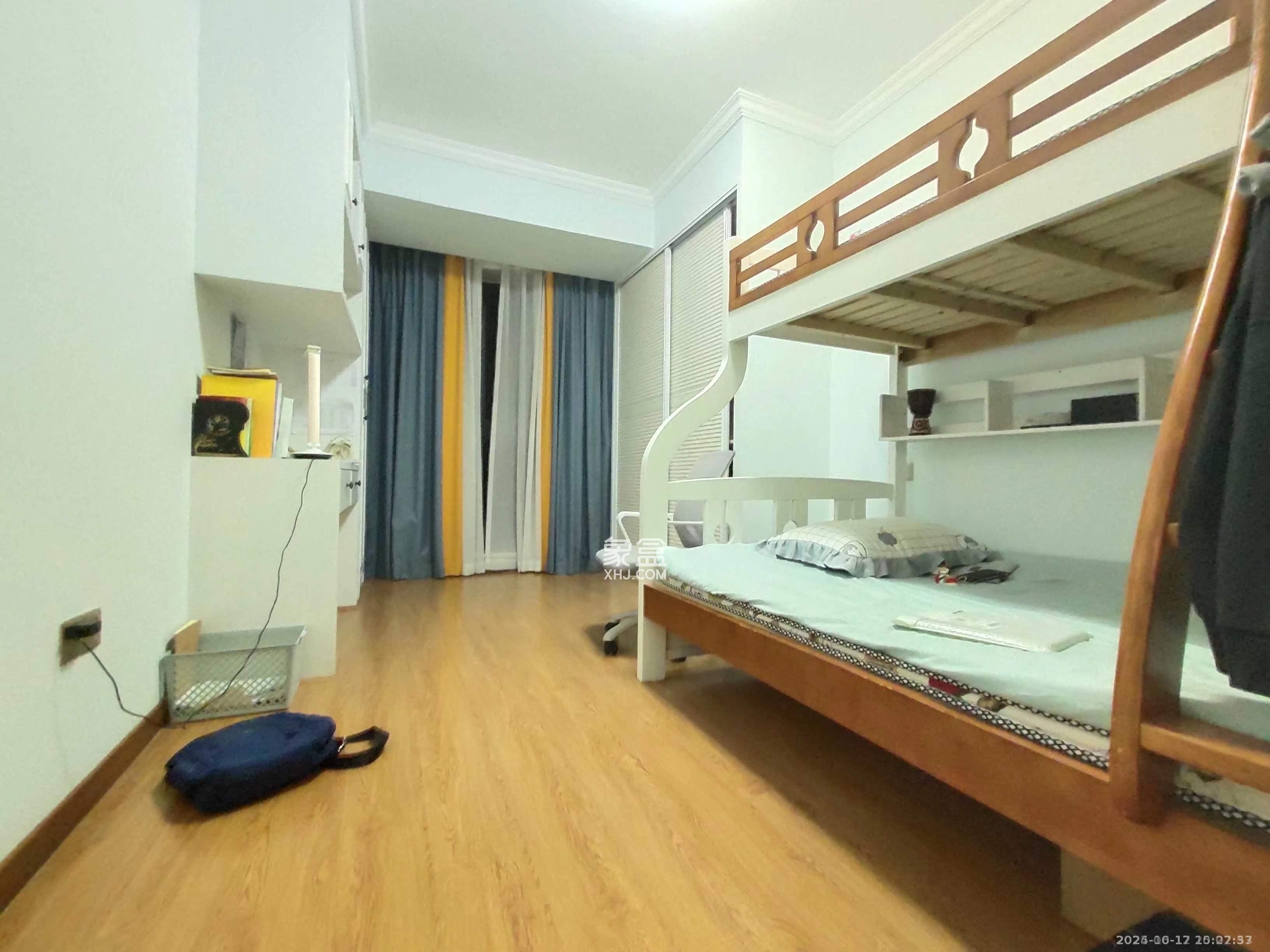 保利麓谷林语C区  3室2厅2卫    3000.0元/月室内图