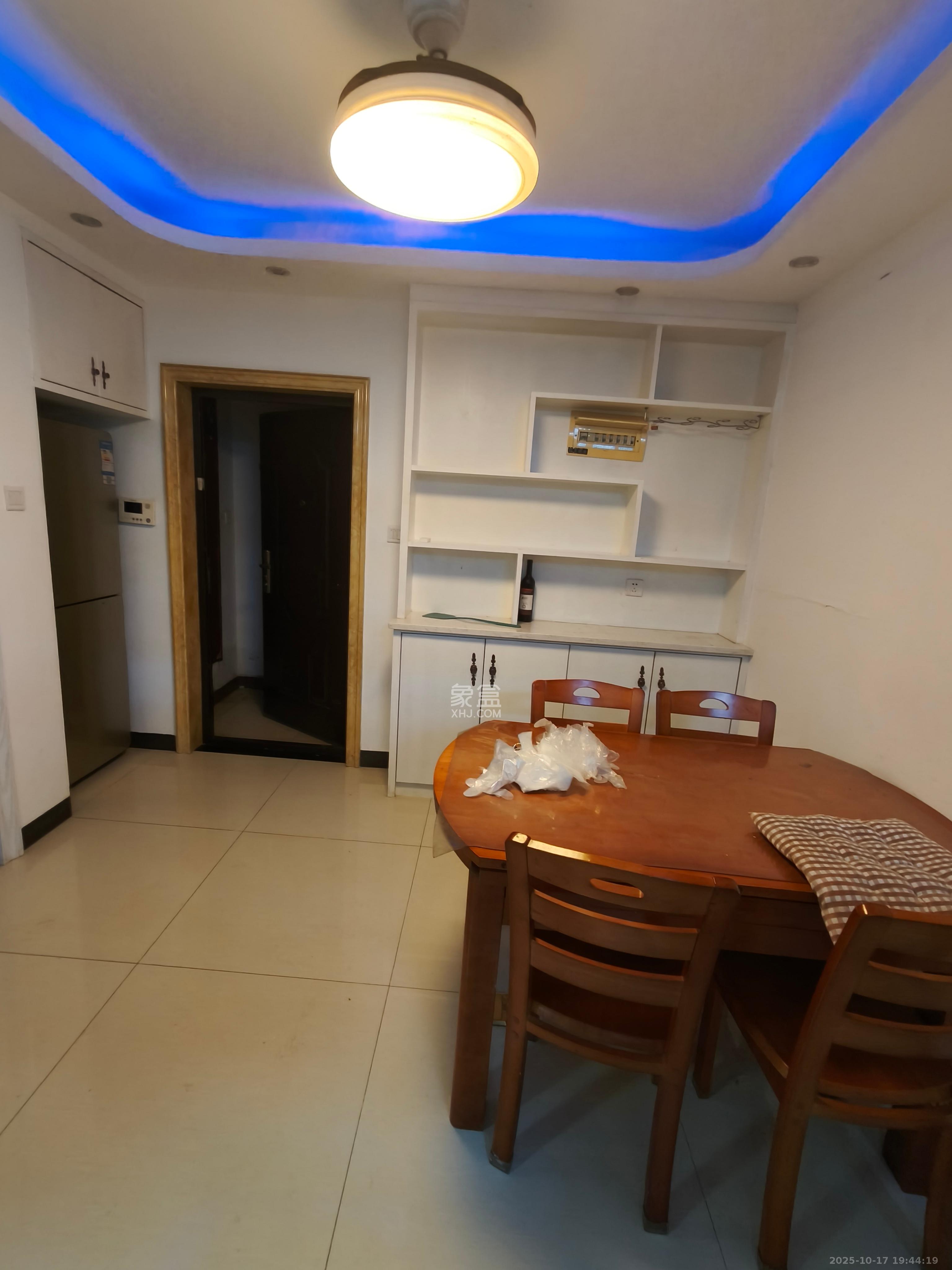 丽发新城 2室1厅1卫 1800.0元/月 丽发新城 2室1厅1卫 1800.0元/月室内图