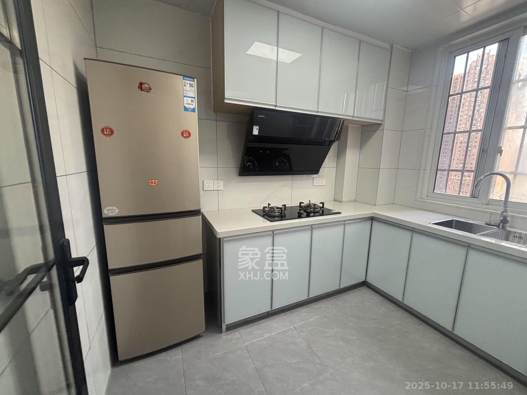 爵士湘  3室2厅2卫    2500.0元/月室内图