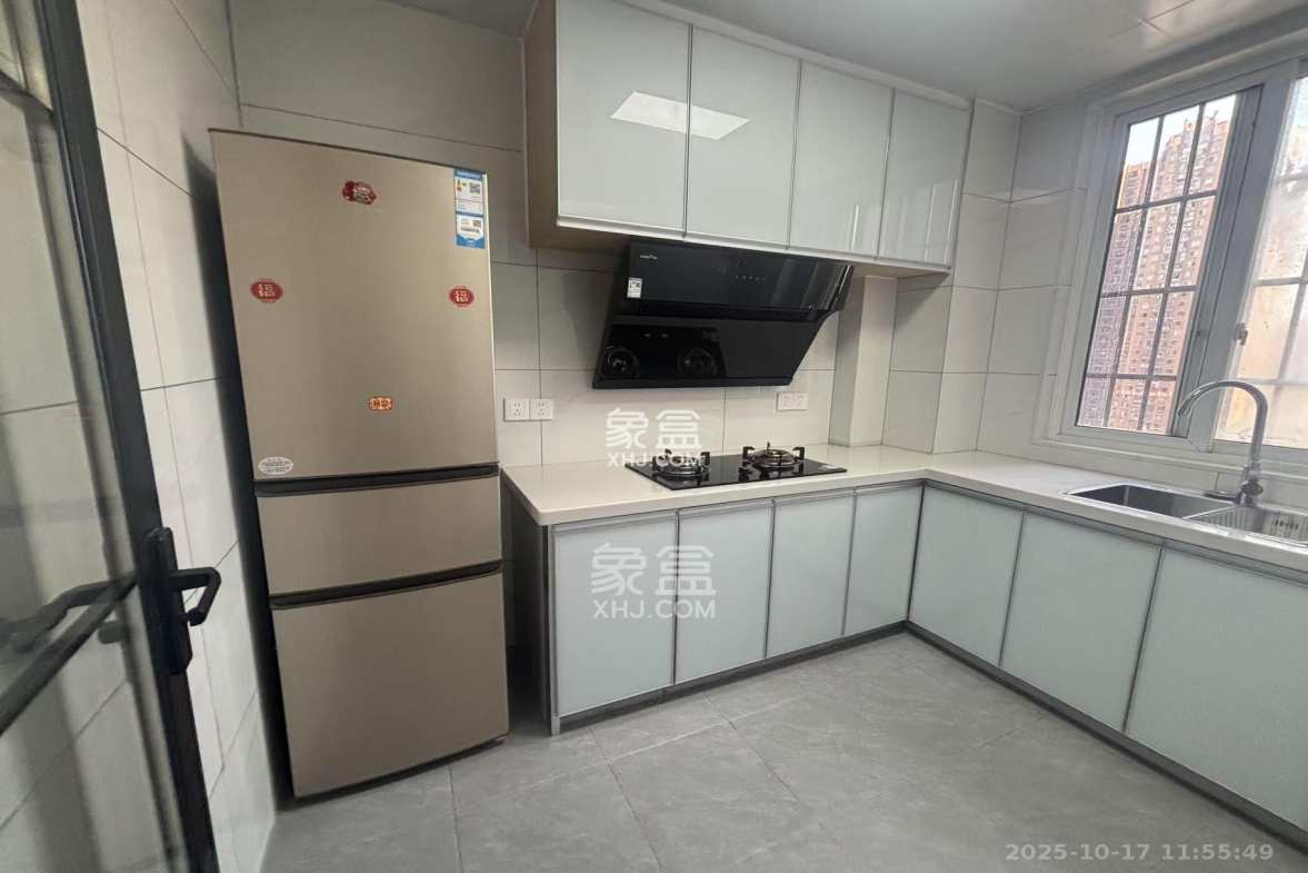 爵士湘 3室2厅2卫 2500.0元/月 爵士湘 3室2厅2卫 2500.0元/月室内图