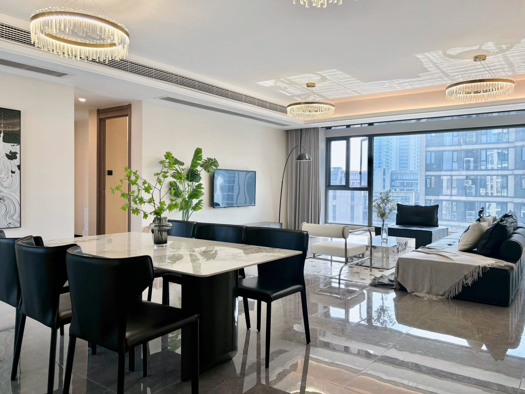 中海阅溪府 4室2厅3卫 8800.0元/月 中海阅溪府 4室2厅3卫 8800.0元/月户型图