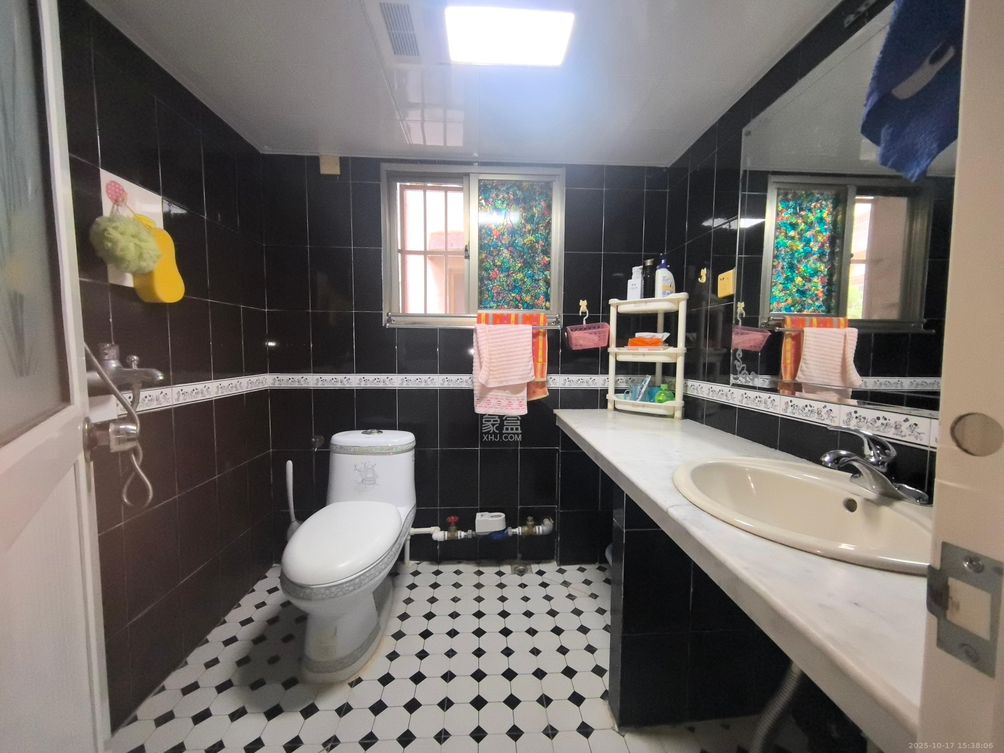 中建五局信和苑三区 2室2厅1卫 1200.0元/月 中建五局信和苑三区 2室2厅1卫 1200.0元/月室内图