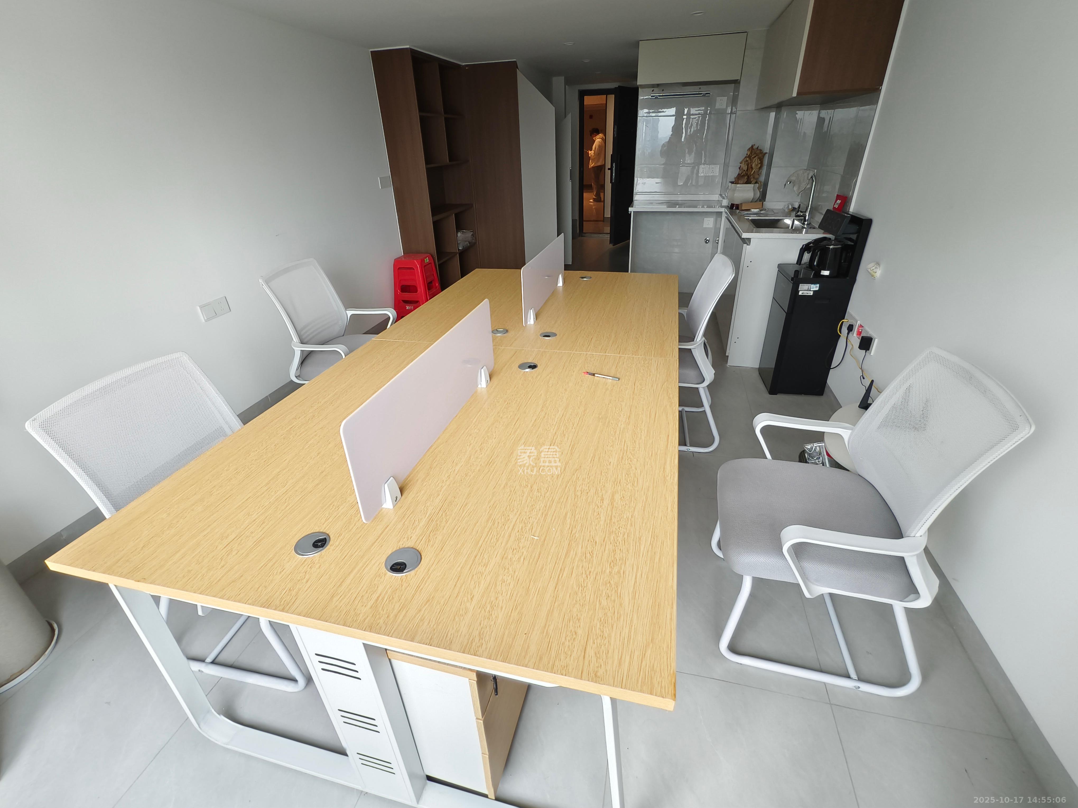 中海阅溪府 1室1厅1卫 1300.0元/月 中海阅溪府 1室1厅1卫 1300.0元/月室内图