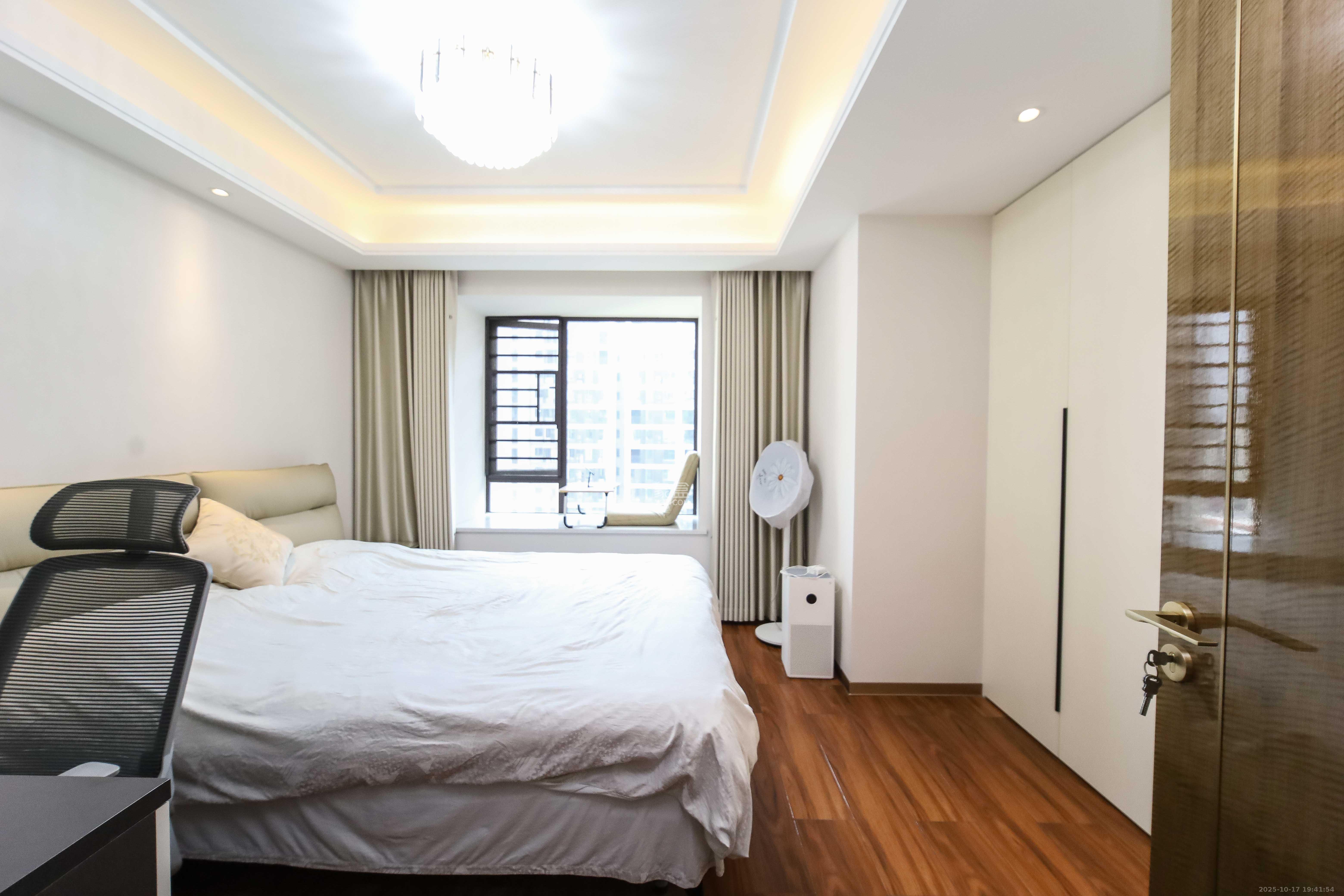 德奥悦东方  4室2厅2卫    268.0万卧室