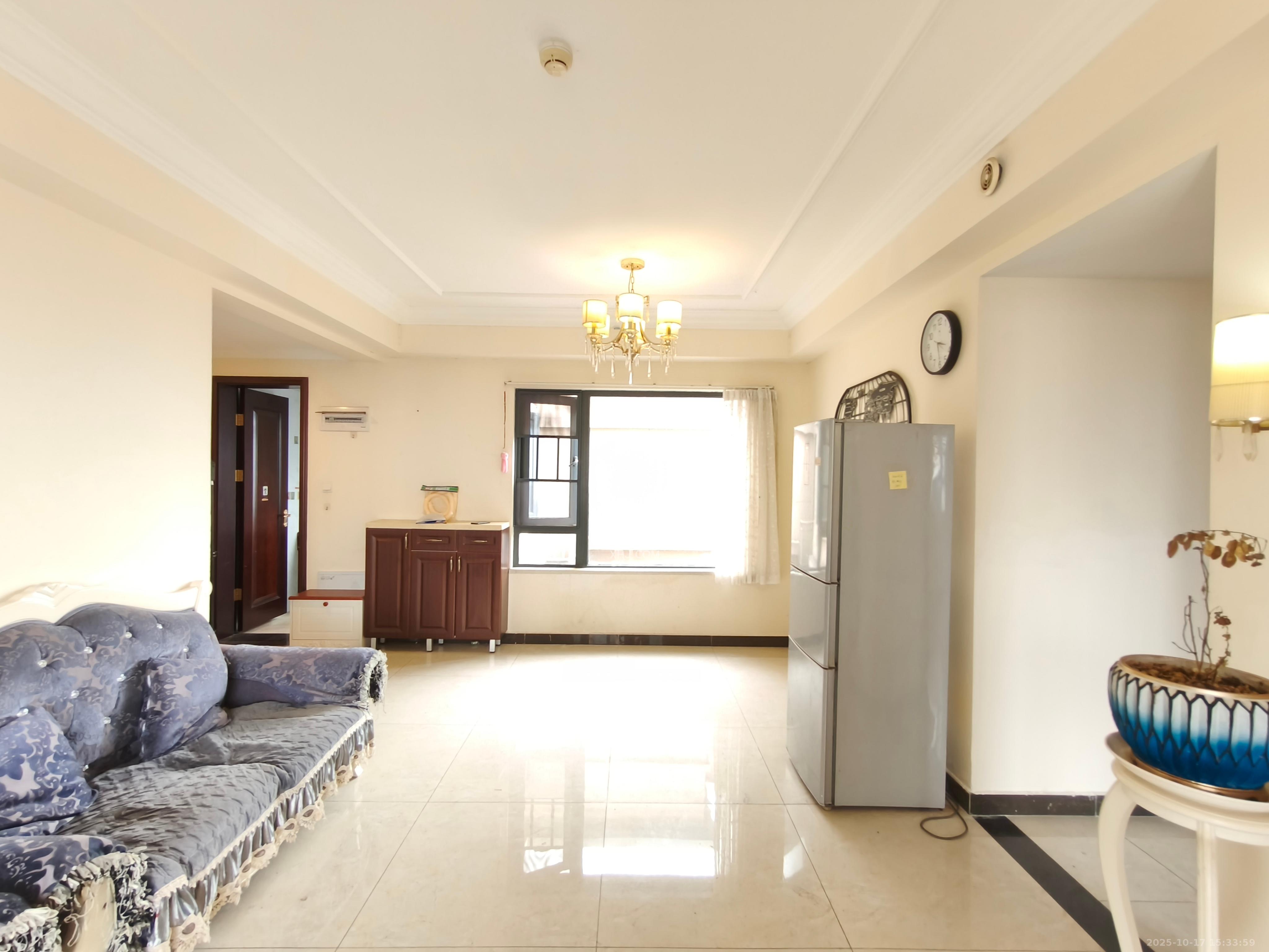 恒大御景半岛锦绣苑  3室2厅2卫    3300.0元/月 恒大御景半岛锦绣苑  3室2厅2卫    3300.0元/月室内图