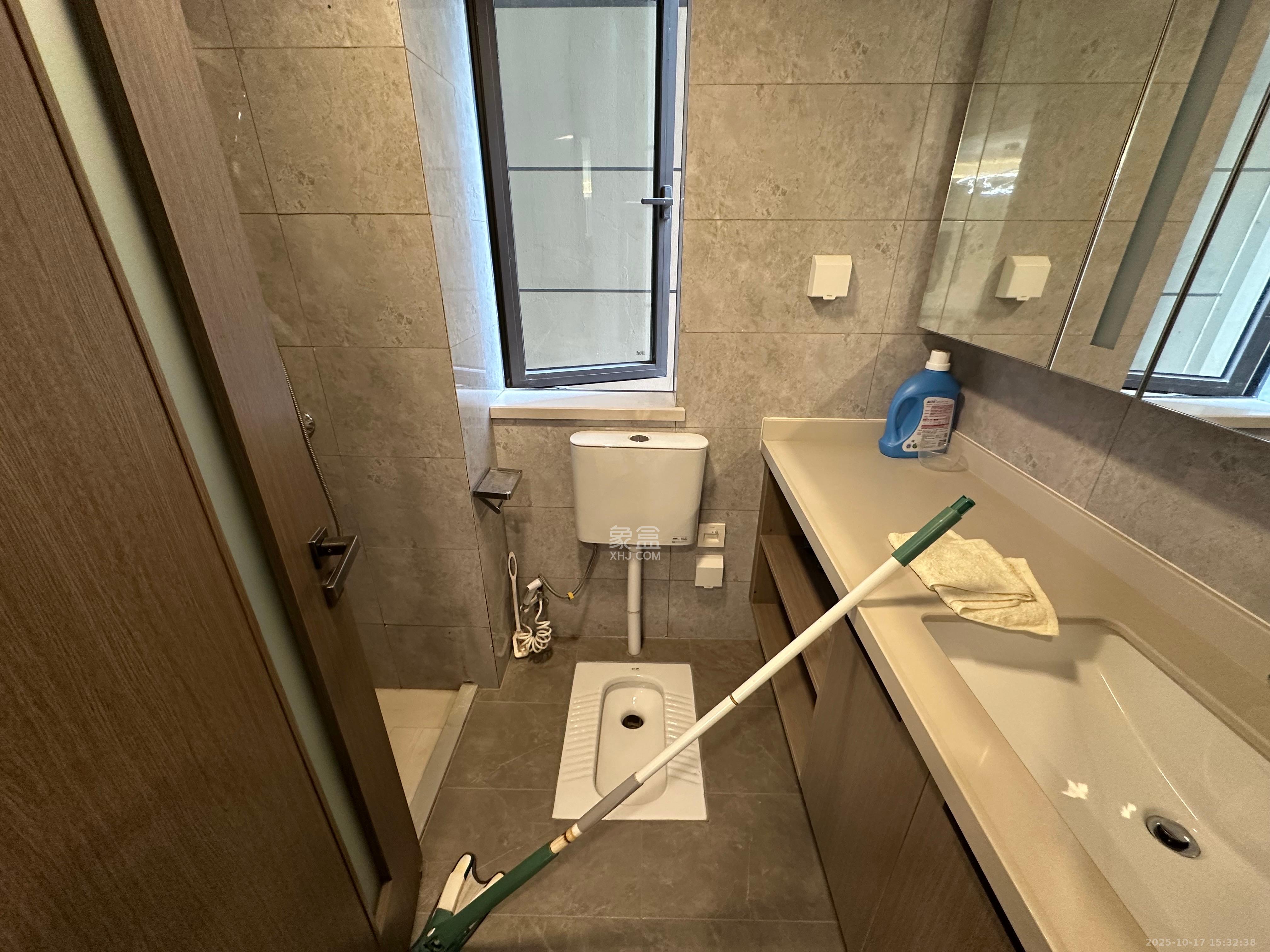 龙湖铂金中心(龙湖春江郦城) 3室2厅2卫 6800.0元/月 龙湖铂金中心(龙湖春江郦城) 3室2厅2卫 6800.0元/月室内图