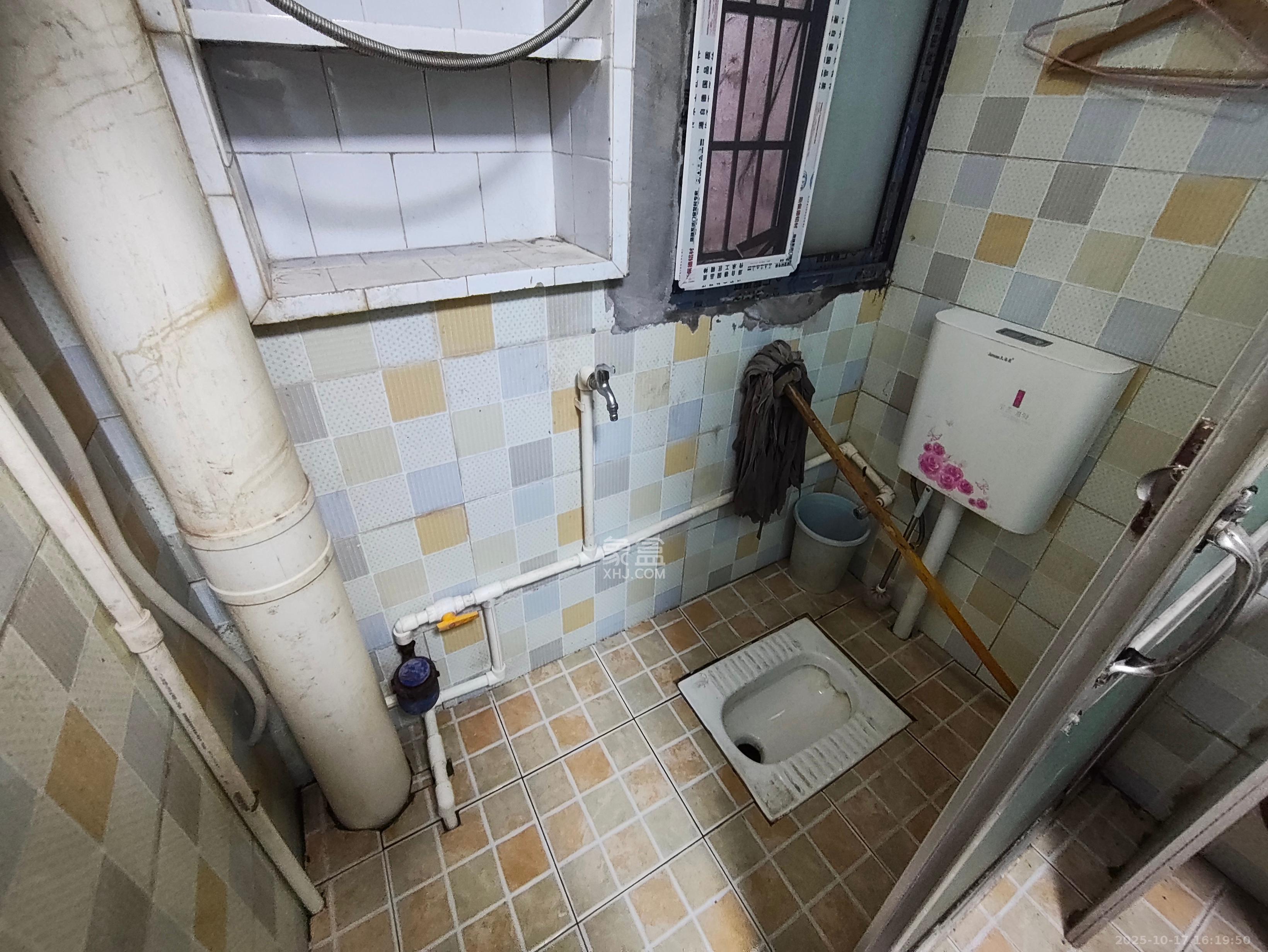 上碧湘街散盘 1室0厅1卫 900.0元/月 上碧湘街散盘 1室0厅1卫 900.0元/月室内图