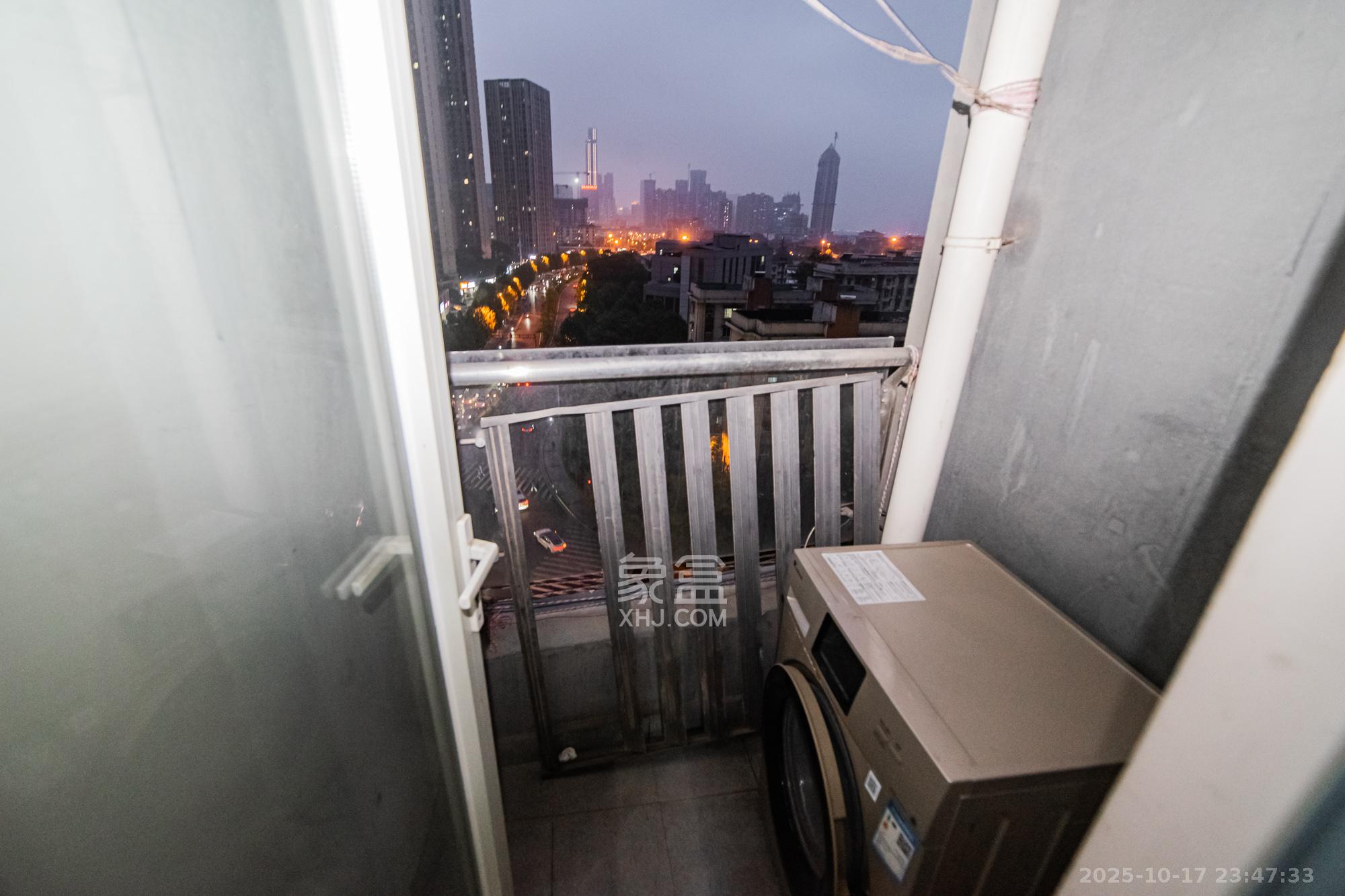 北辰三角洲E5区 1室1厅1卫 68.0万 北辰三角洲E5区 1室1厅1卫 68.0万阳台