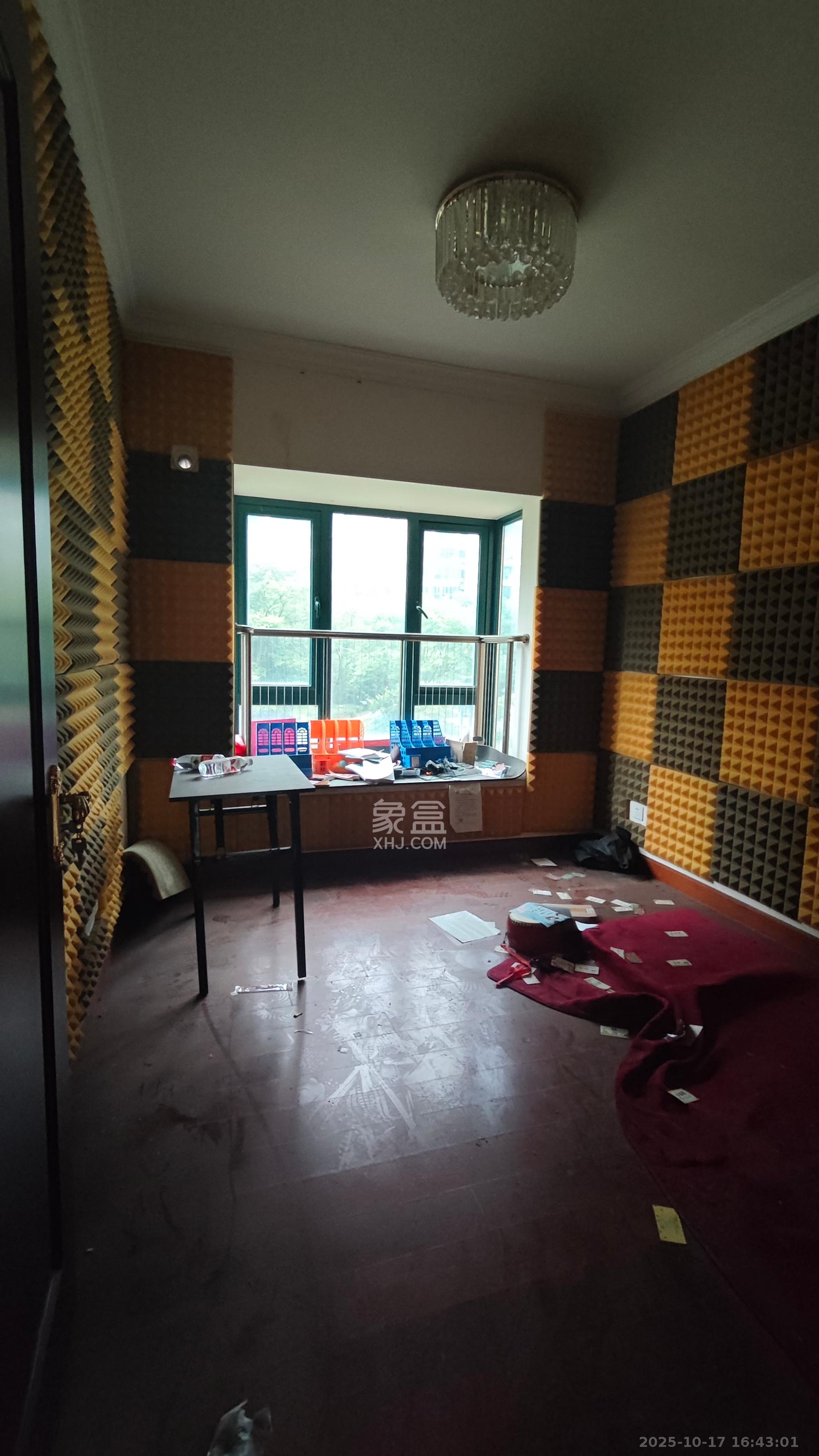 恒大雅苑  3室2厅2卫    2300.0元/月室内图