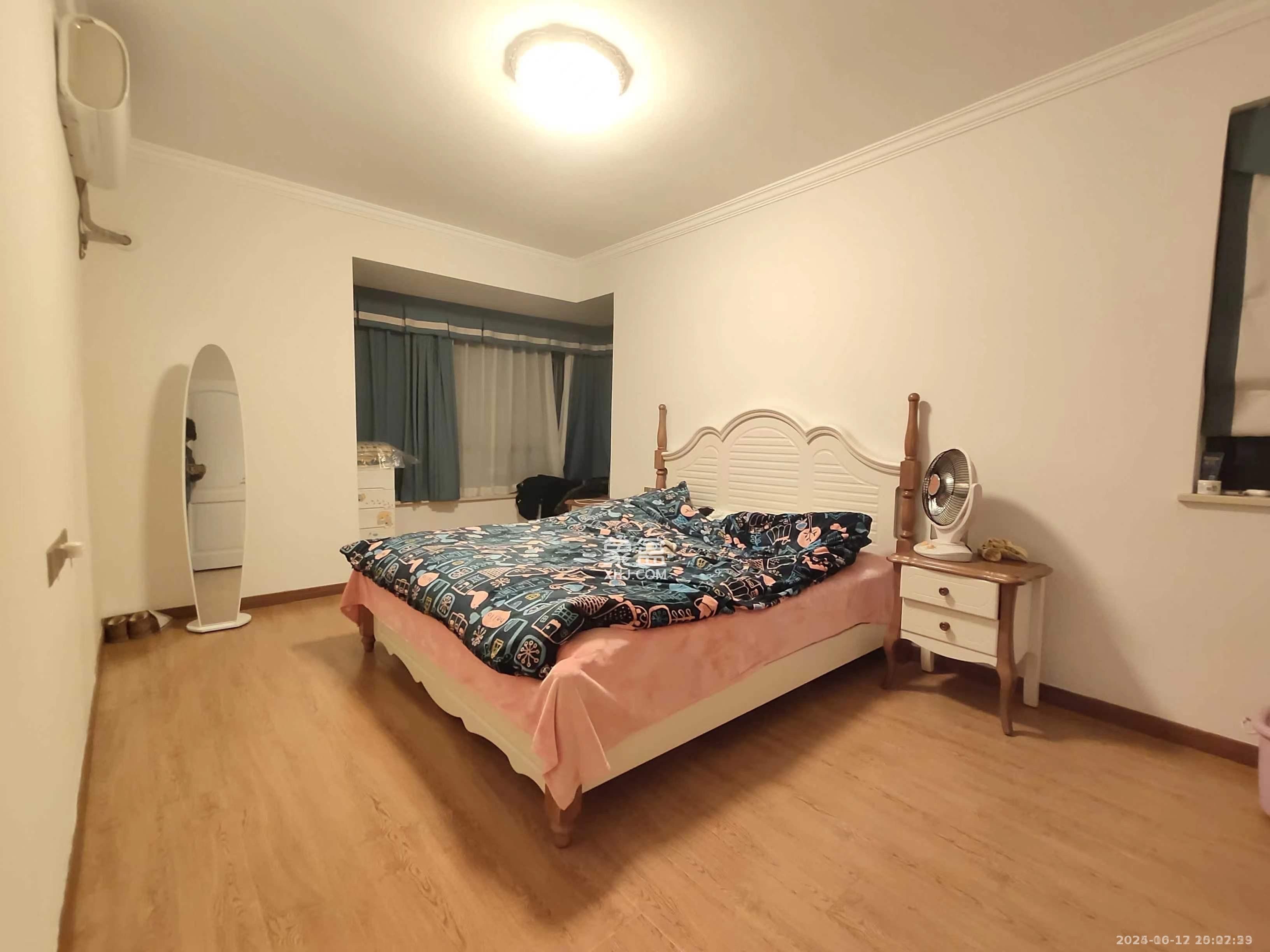 保利麓谷林语C区  3室2厅2卫    3000.0元/月室内图