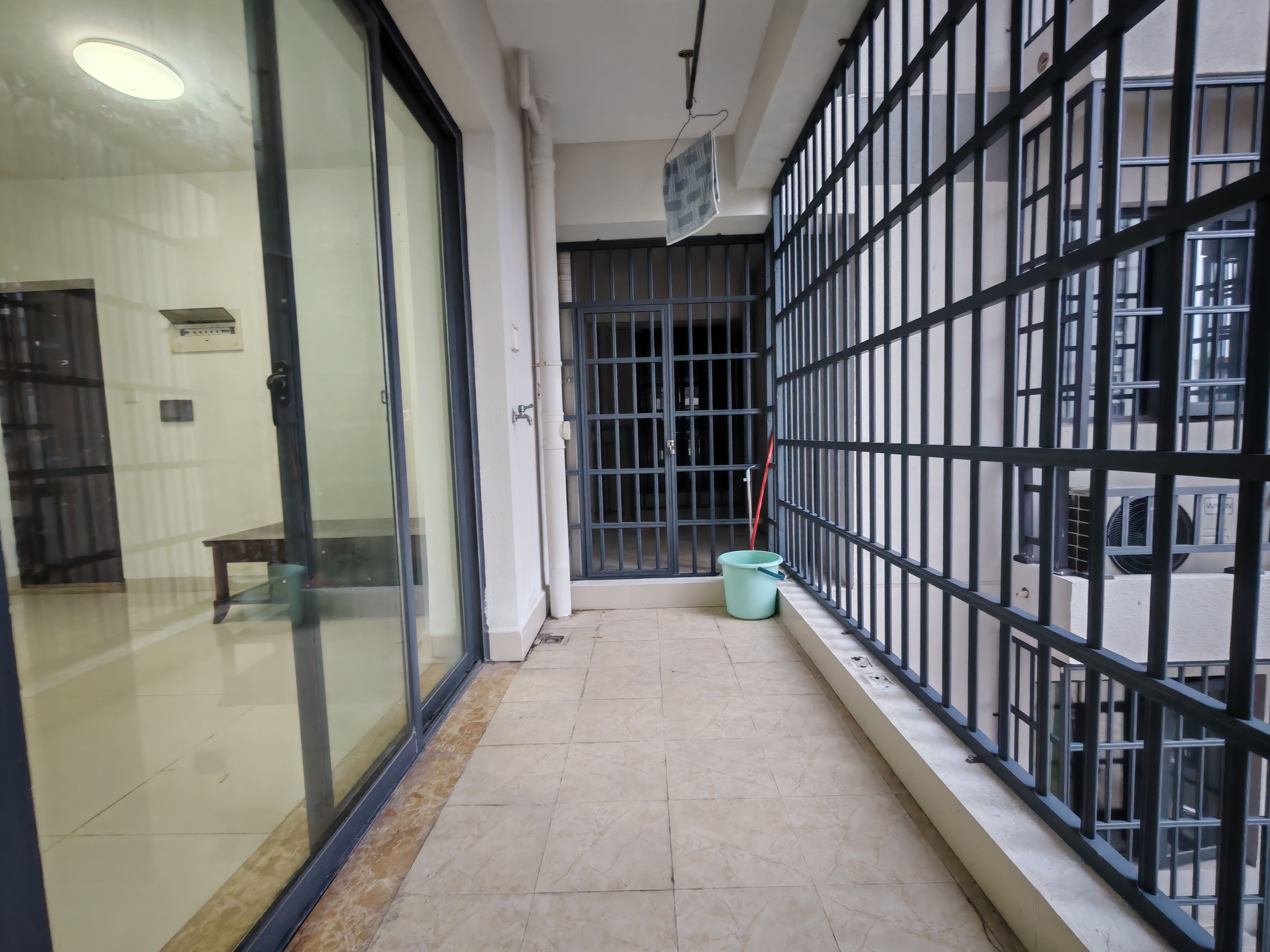 金龙苑  1室1厅1卫    59.0万客厅