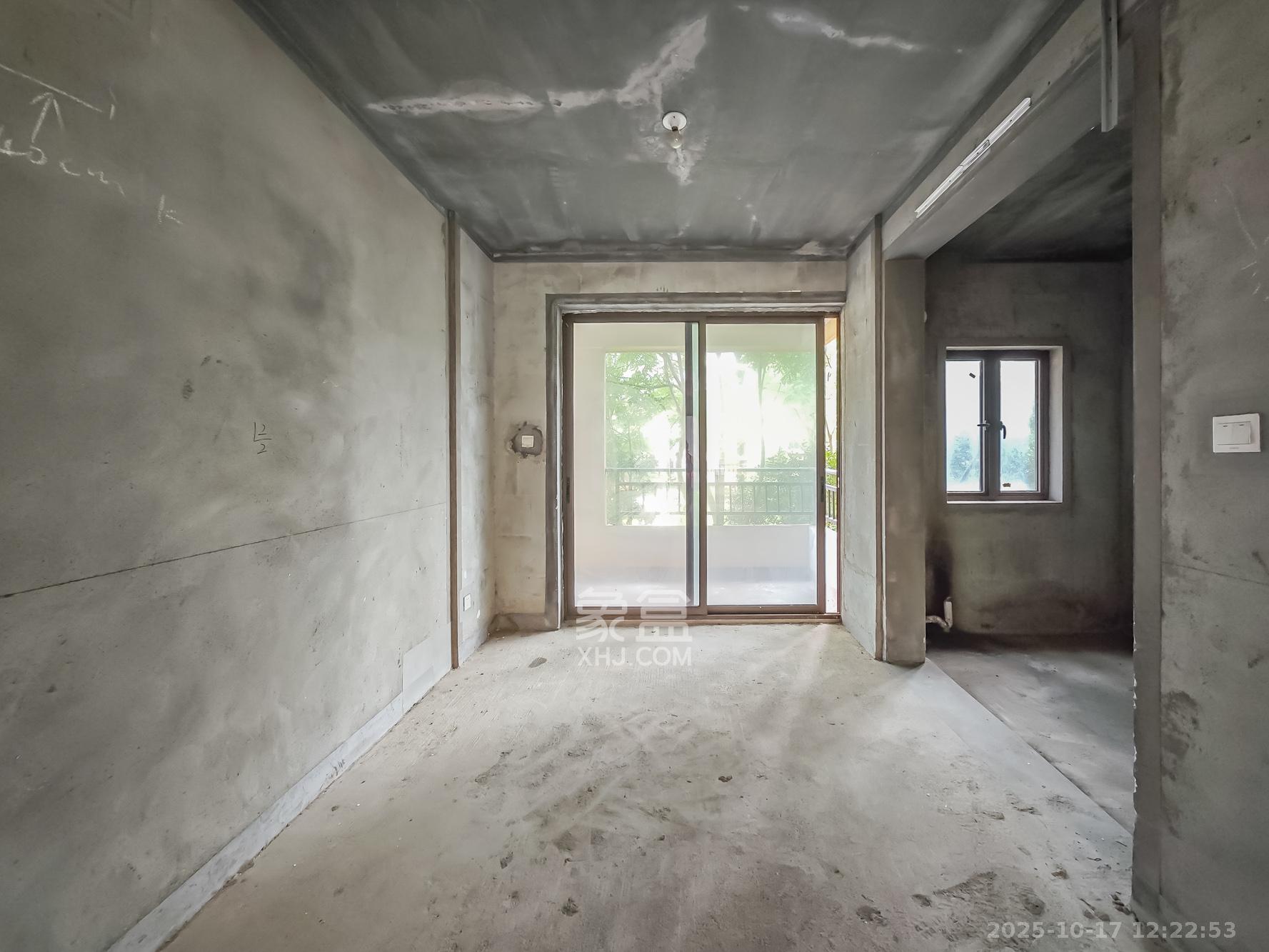 山语城三期  3室2厅2卫    80.0万 山语城三期  3室2厅2卫    80.0万客厅