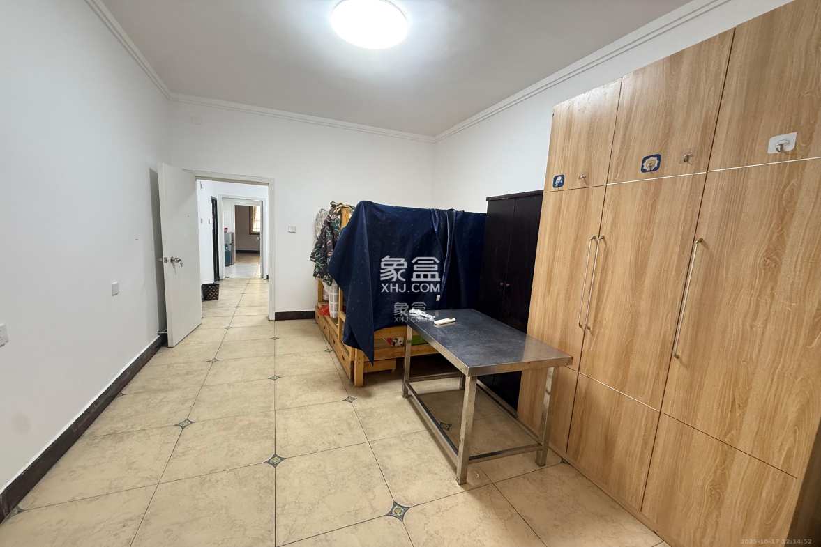 路桥宿舍 2室1厅1卫 1300.0元/月 路桥宿舍 2室1厅1卫 1300.0元/月室内图