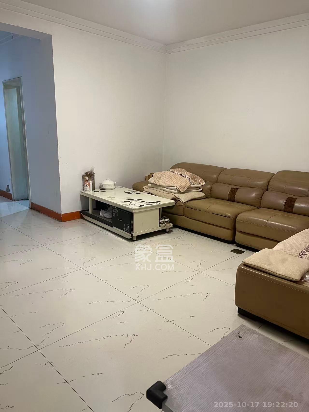 中南汽车世界  2室1厅1卫    680.0元/月室内图