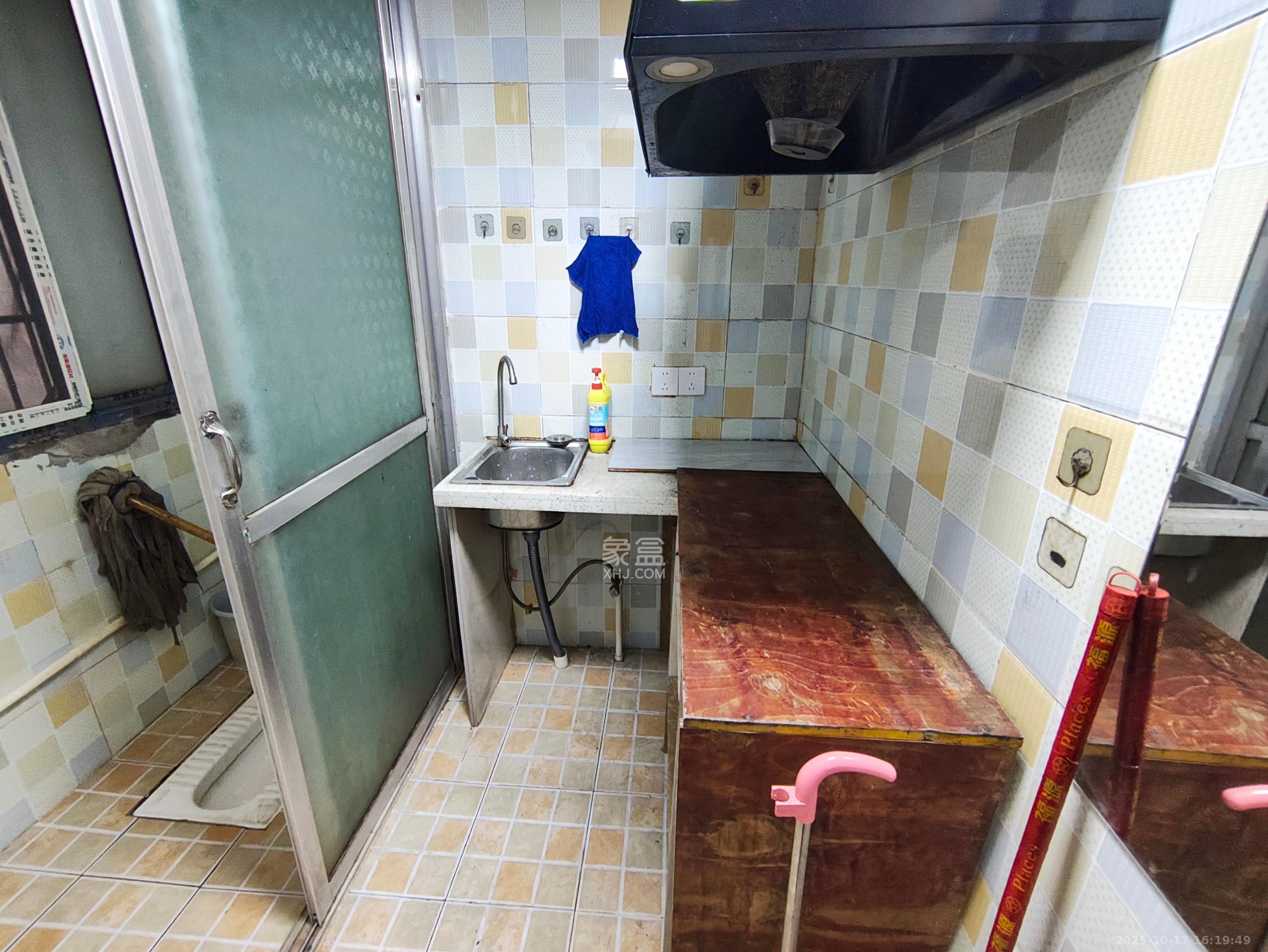 上碧湘街散盘  1室0厅1卫    900.0元/月室内图