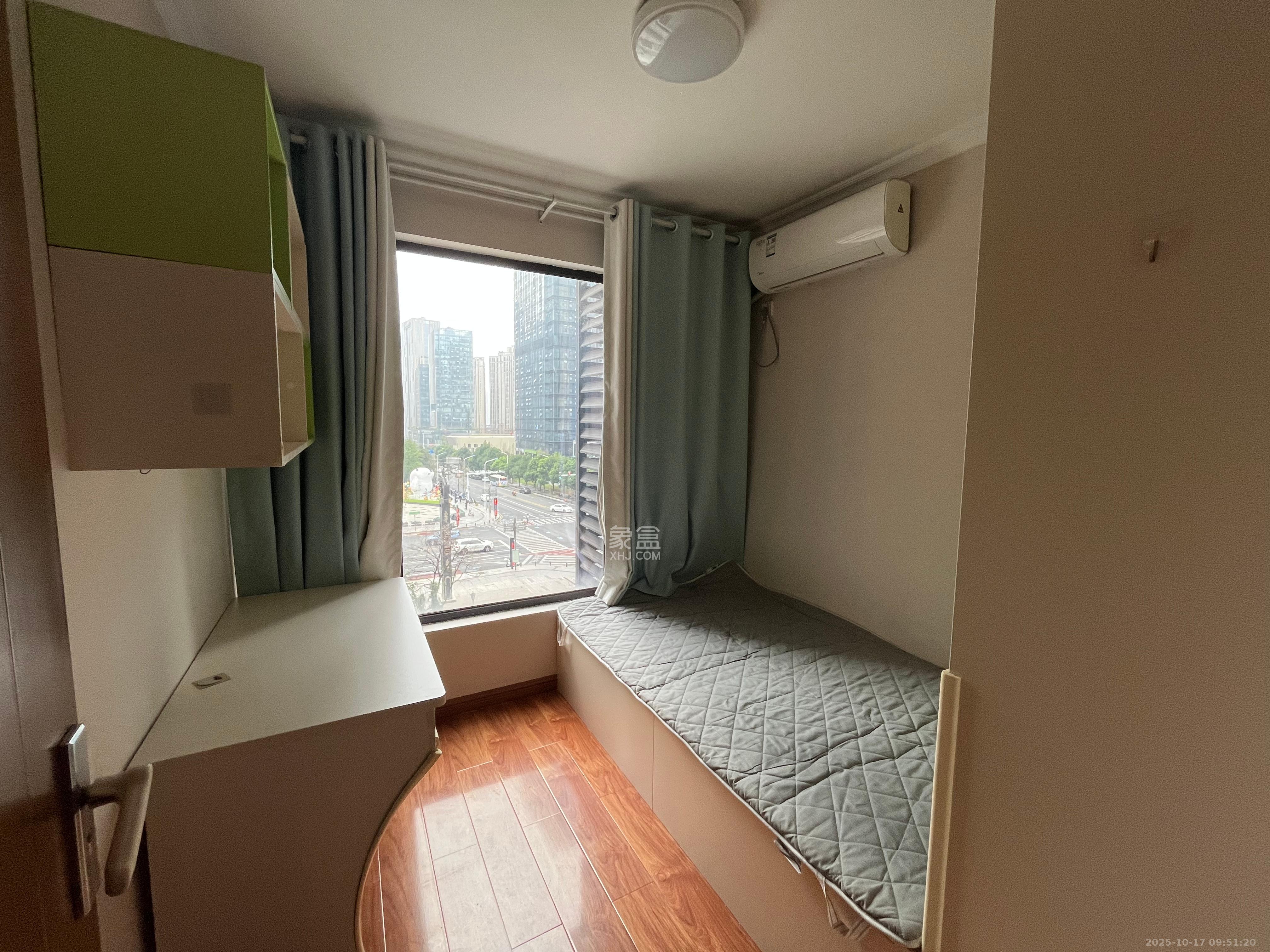 协信星澜汇  3室1厅1卫    2600.0元/月 协信星澜汇  3室1厅1卫    2600.0元/月室内图