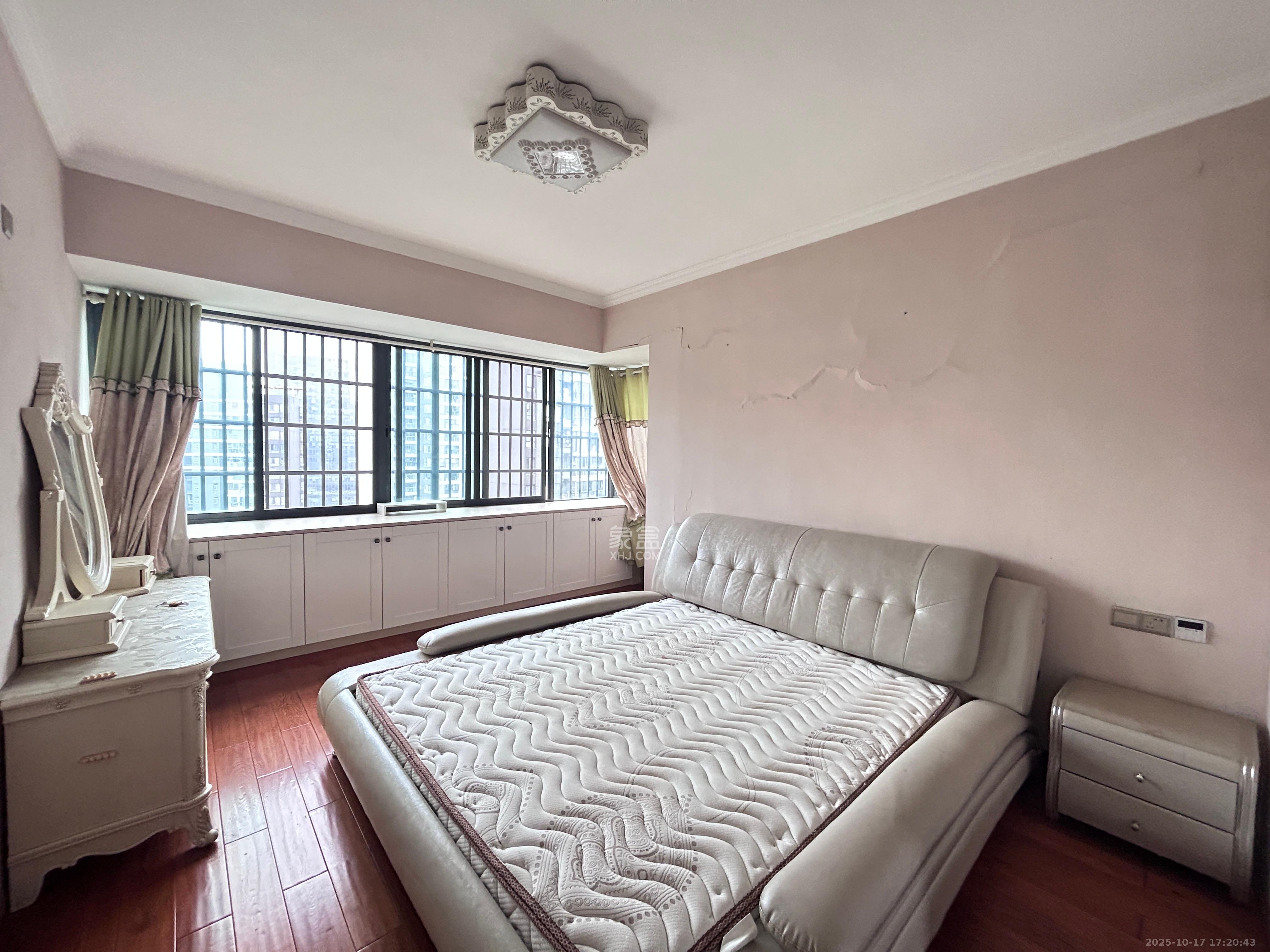 恒基凯旋门一二期  4室2厅2卫    3200.0元/月 恒基凯旋门一二期  4室2厅2卫    3200.0元/月室内图