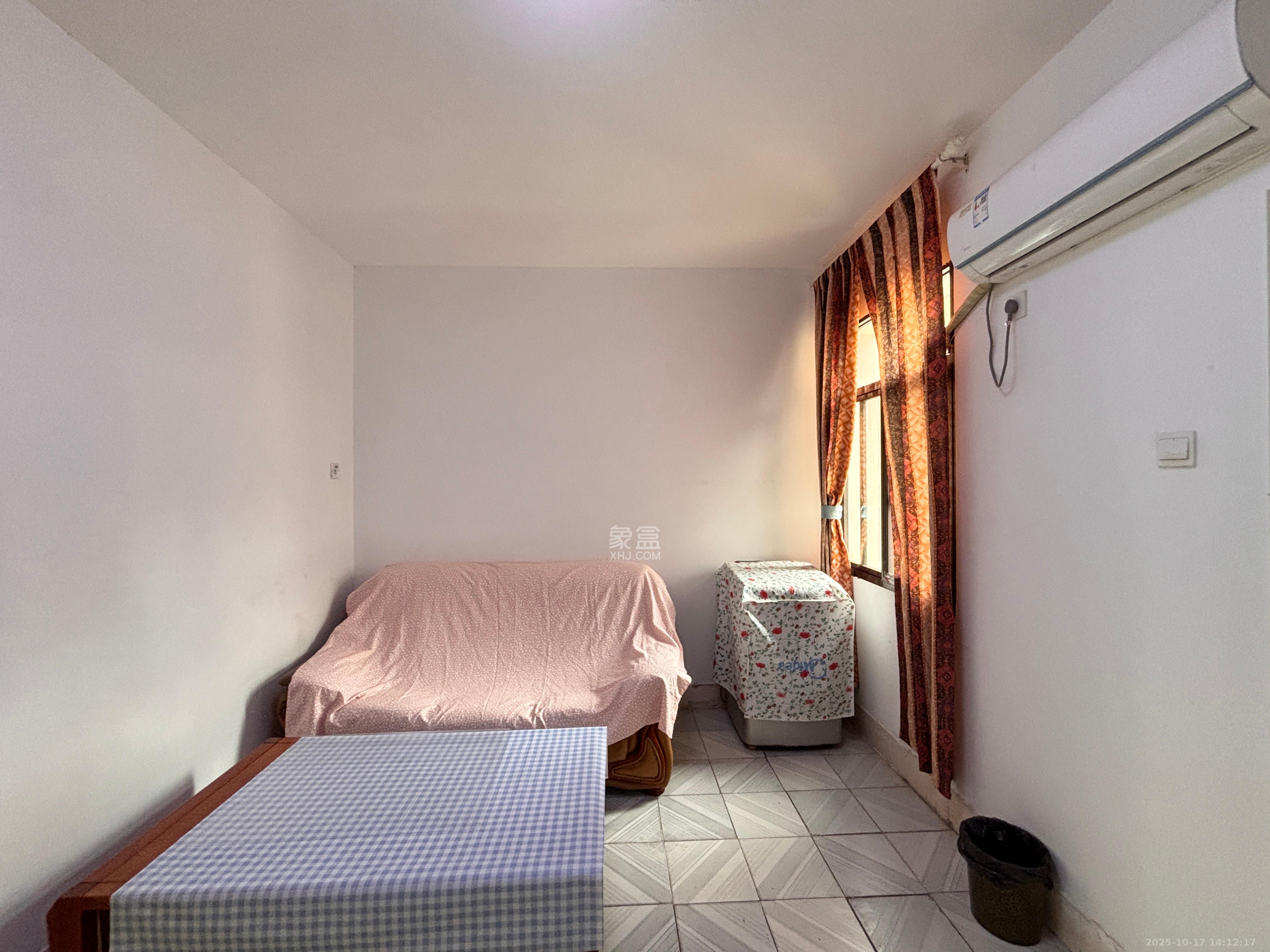 通程物流宿舍  2室1厅1卫    1200.0元/月室内图1