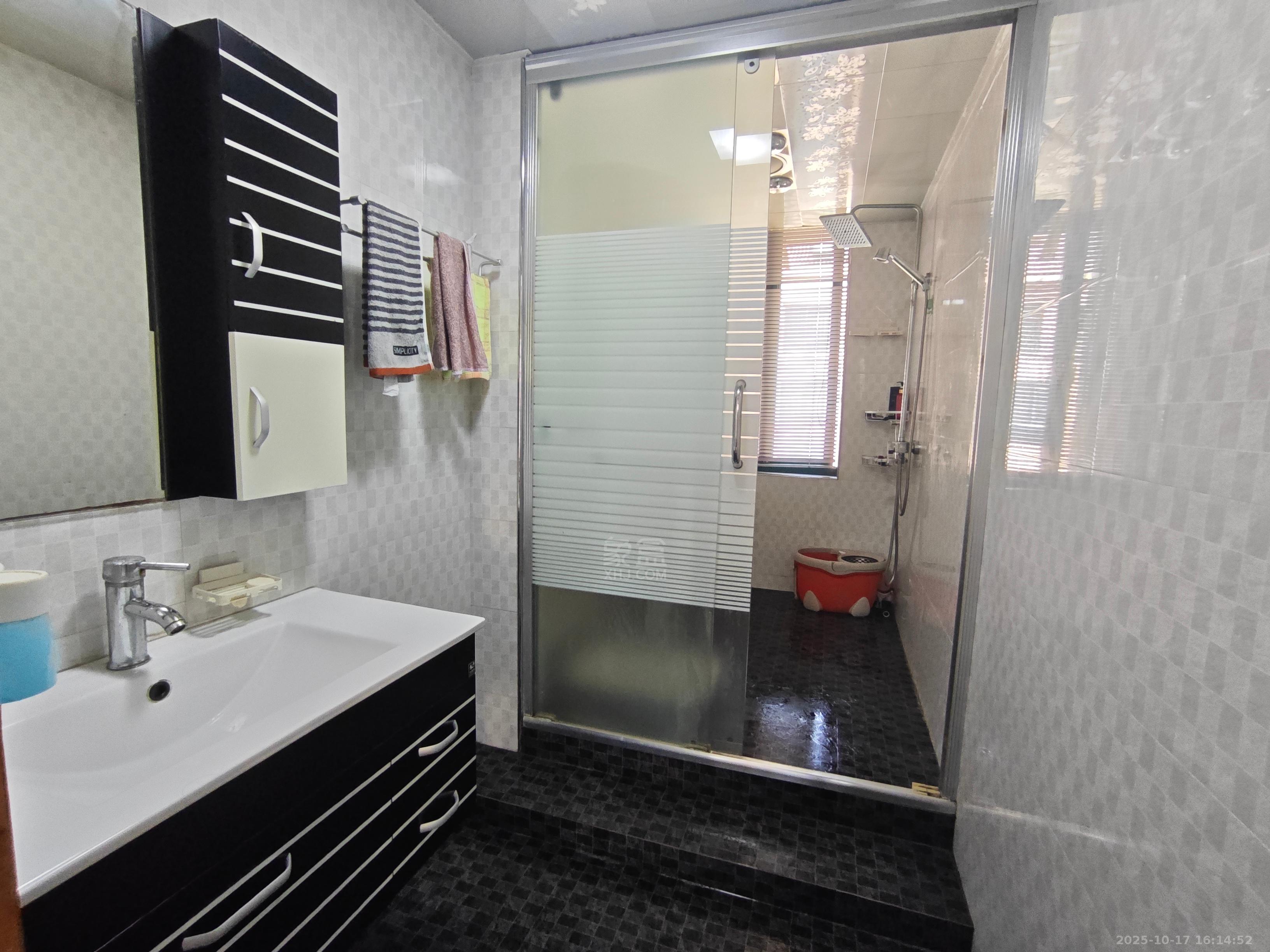 尚格名城东岸花园  3室2厅2卫    1500.0元/月 尚格名城东岸花园  3室2厅2卫    1500.0元/月室内图