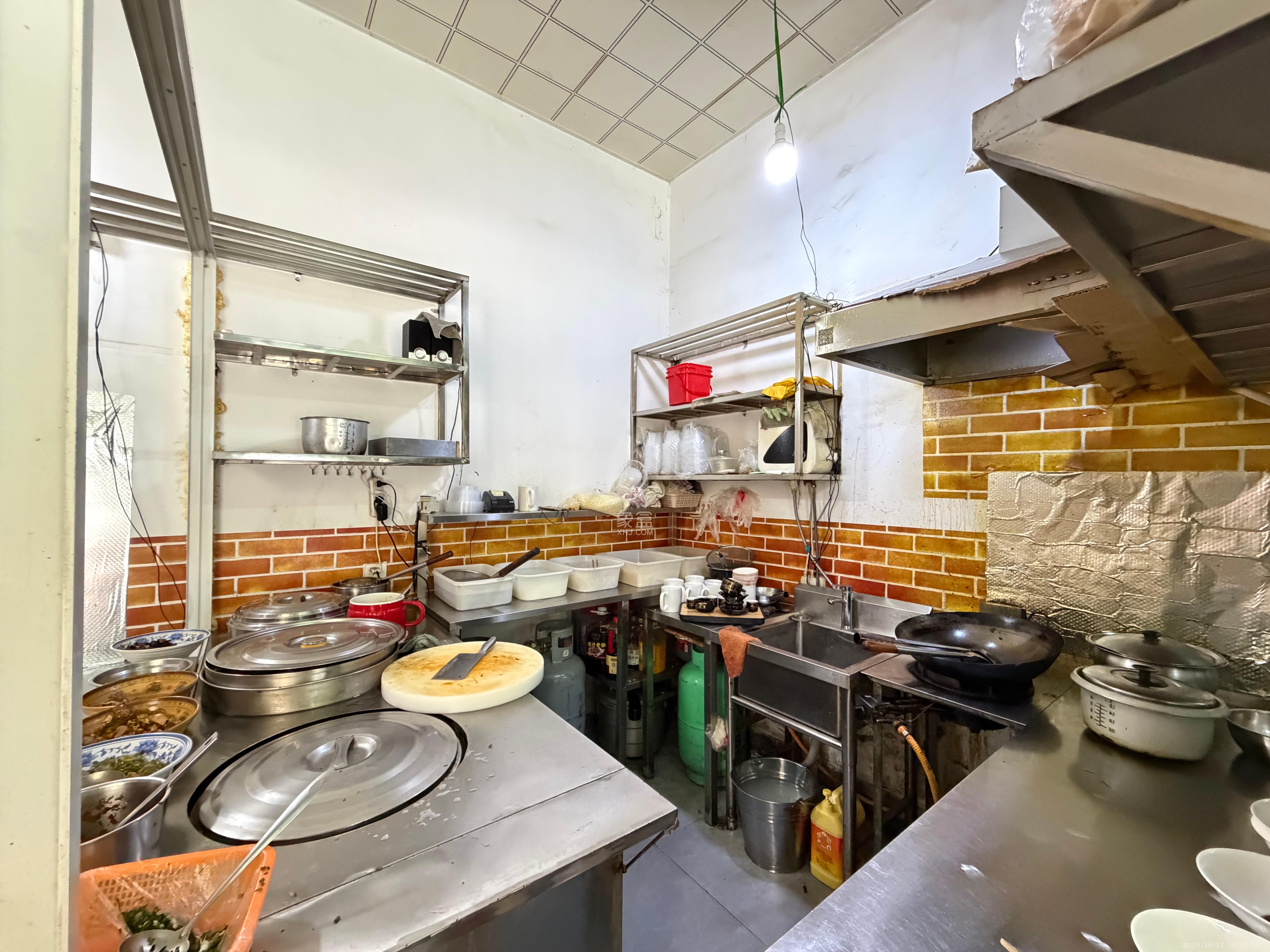 招商华发天汇   37.0㎡      3500.0元/月室内图