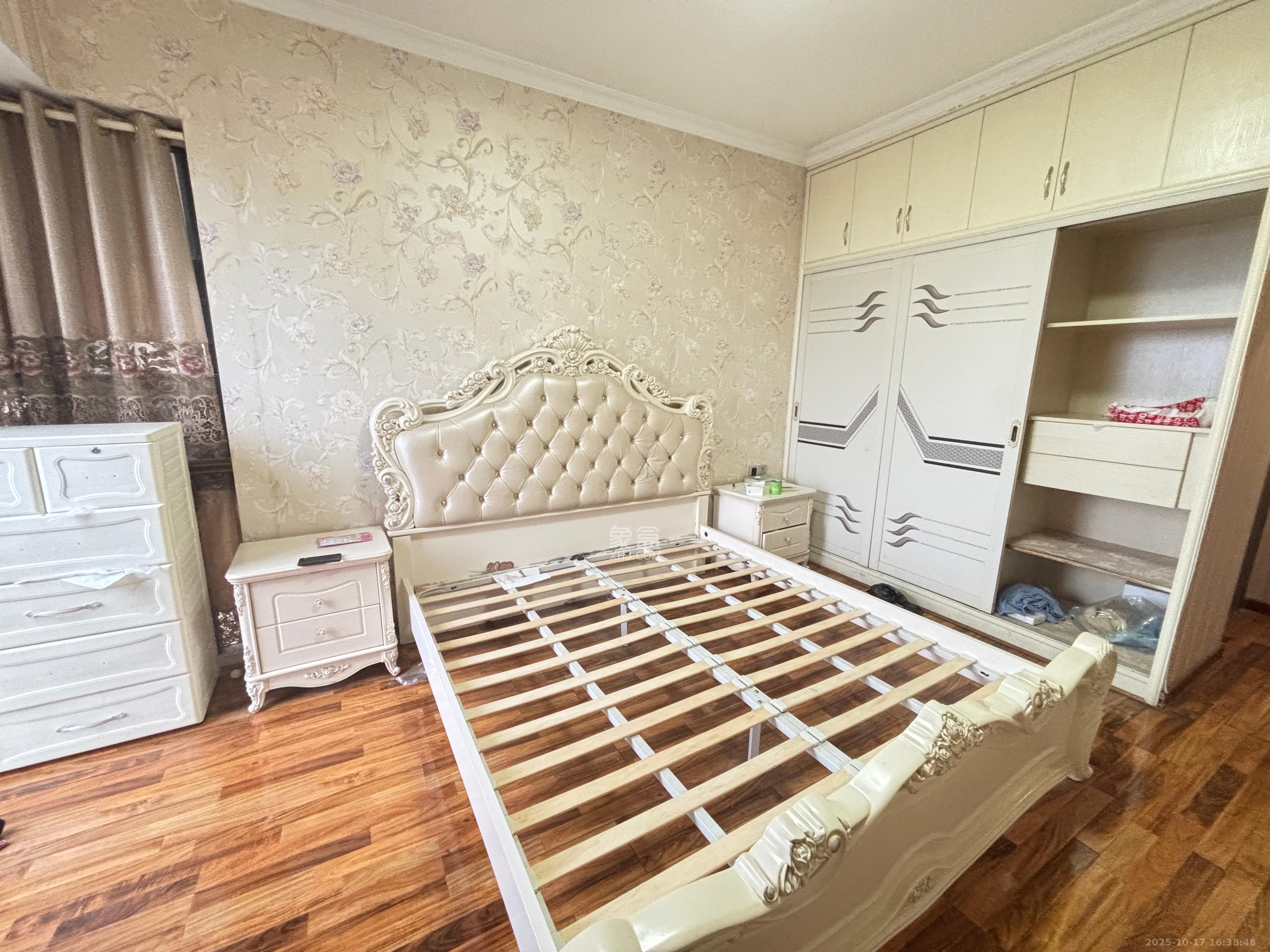 兴威帕克水岸  3室2厅2卫    2600.0元/月 兴威帕克水岸  3室2厅2卫    2600.0元/月室内图