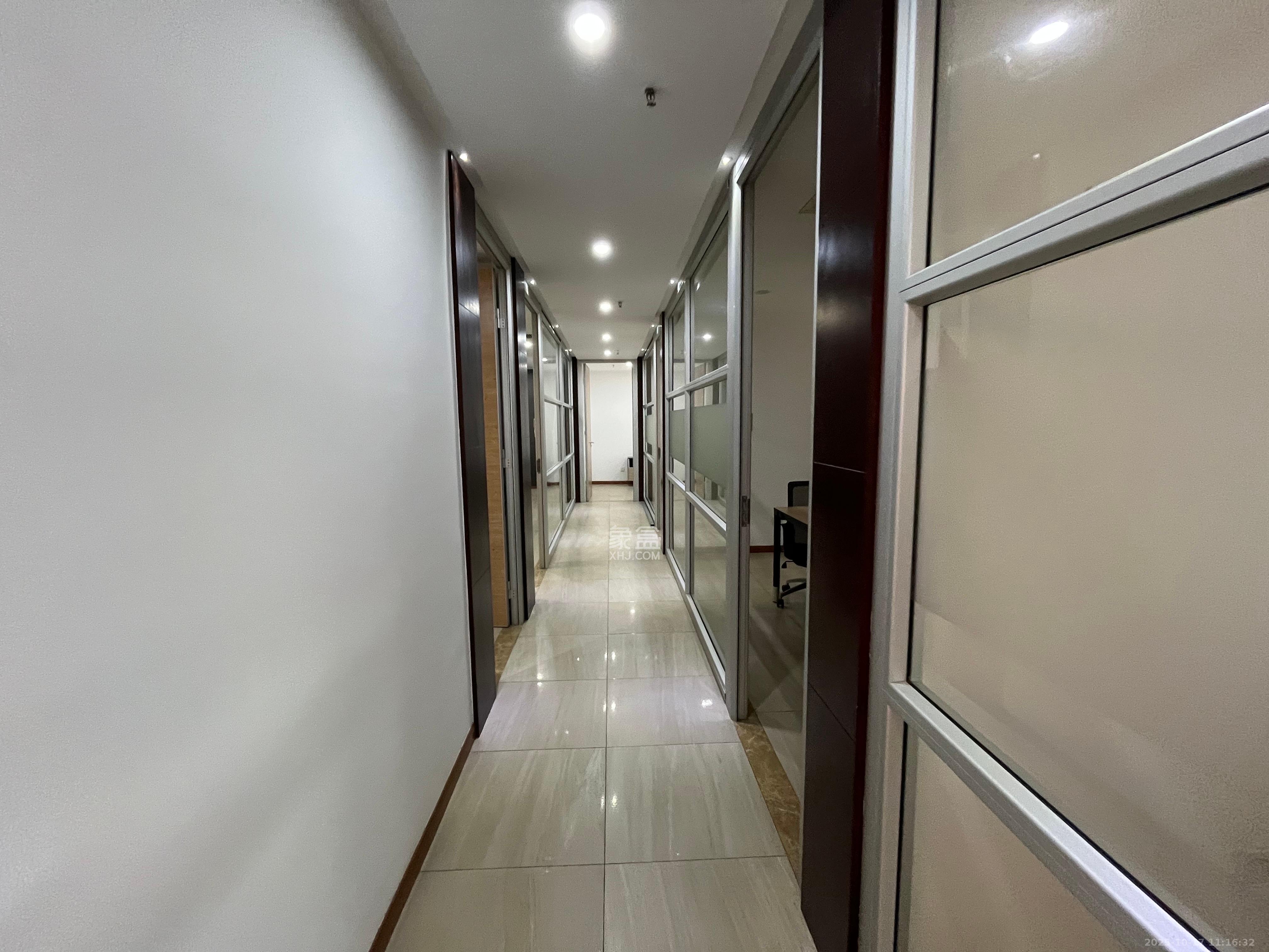 华侨国际   113.05㎡      10000.0元/月室内图