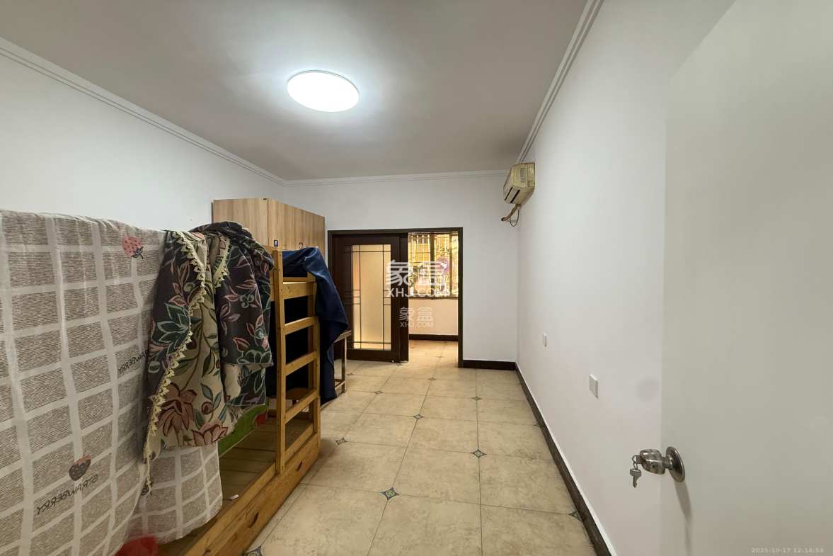 路桥宿舍 2室1厅1卫 1300.0元/月 路桥宿舍 2室1厅1卫 1300.0元/月室内图