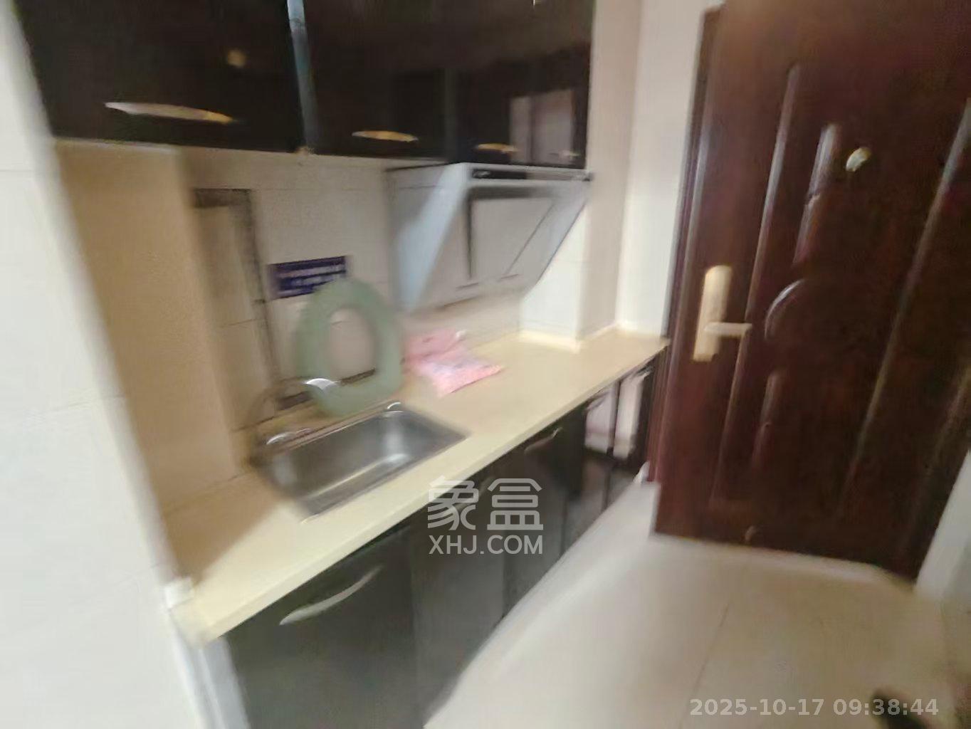 湘腾城市广场  1室1厅1卫    1700.0元/月 湘腾城市广场  1室1厅1卫    1700.0元/月室内图