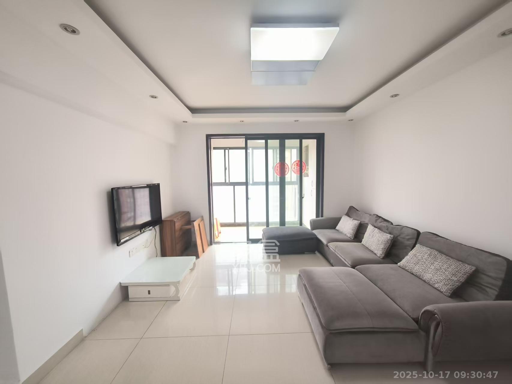 华润凤凰城二期  2室2厅1卫    1650.0元/月 华润凤凰城二期  2室2厅1卫    1650.0元/月室内图