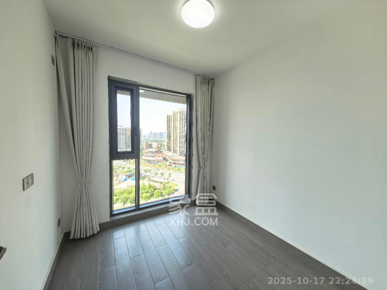 中海麓山境北区  4室2厅2卫    3200.0元/月室内图