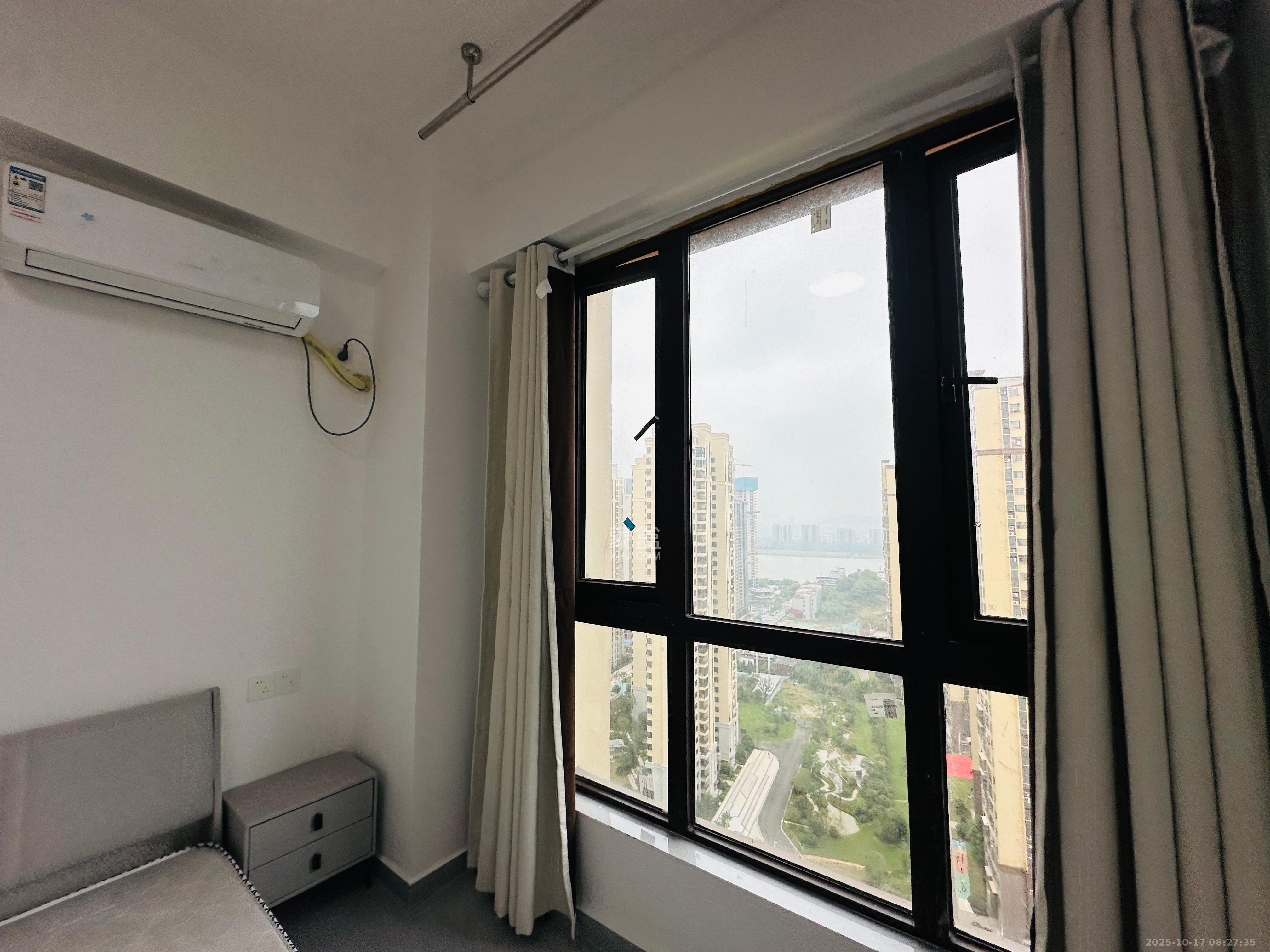 新力铂园(江山云著)  1室1厅1卫    1800.0元/月 新力铂园(江山云著)  1室1厅1卫    1800.0元/月室内图