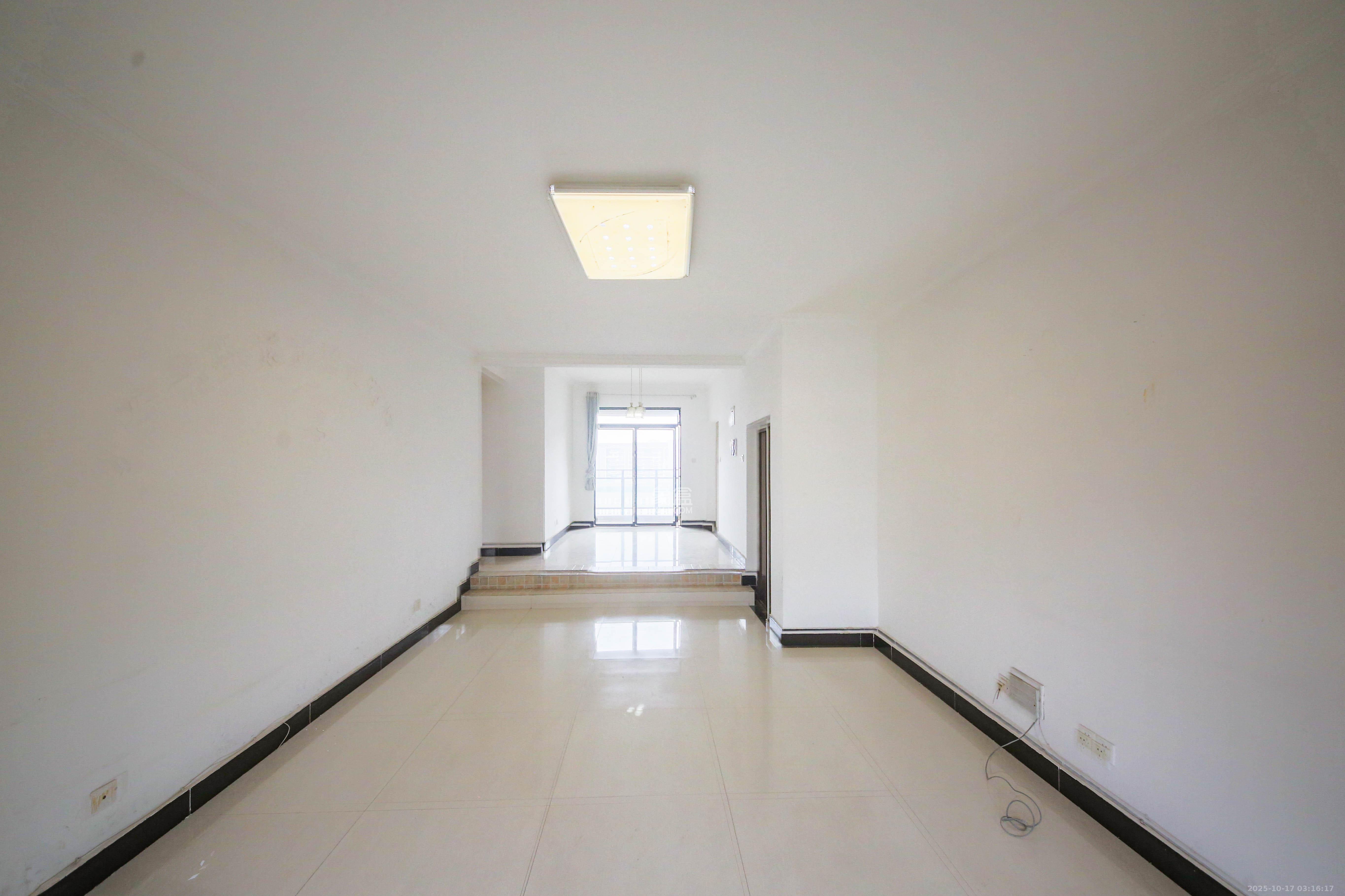 奥林匹克花园 3室2厅1卫 93.0万 奥林匹克花园 3室2厅1卫 93.0万客厅