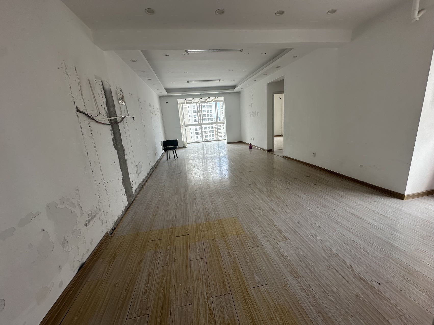 玉沙广场(京华城) 3室2厅2卫 3500.0元/月 玉沙广场(京华城) 3室2厅2卫 3500.0元/月室内图