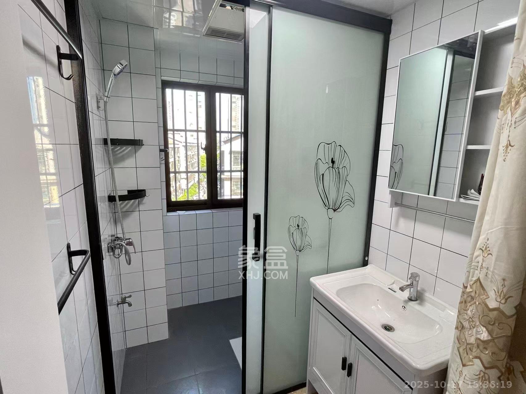 三景华御  3室2厅2卫    2000.0元/月 三景华御  3室2厅2卫    2000.0元/月室内图