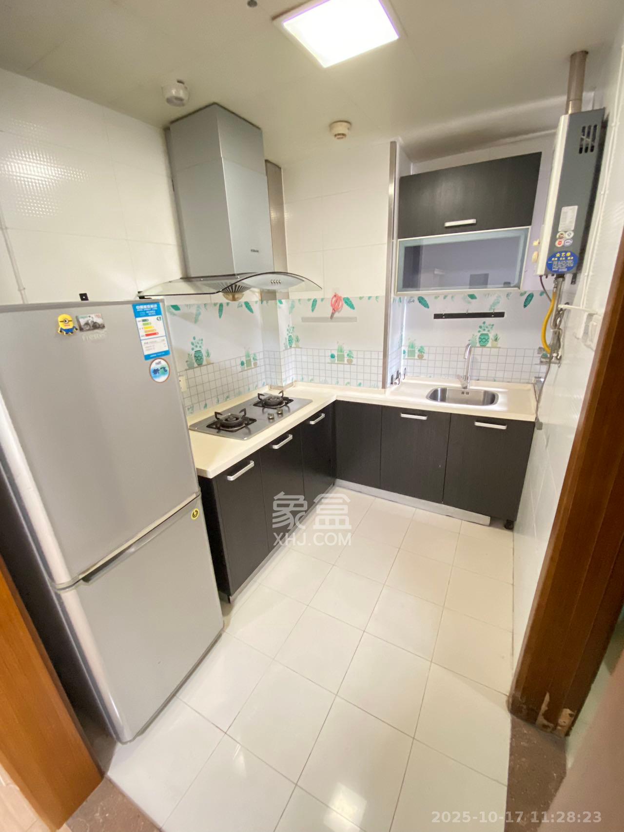 藏珑湖上国际花园 1室1厅1卫 1900.0元/月 藏珑湖上国际花园 1室1厅1卫 1900.0元/月室内图