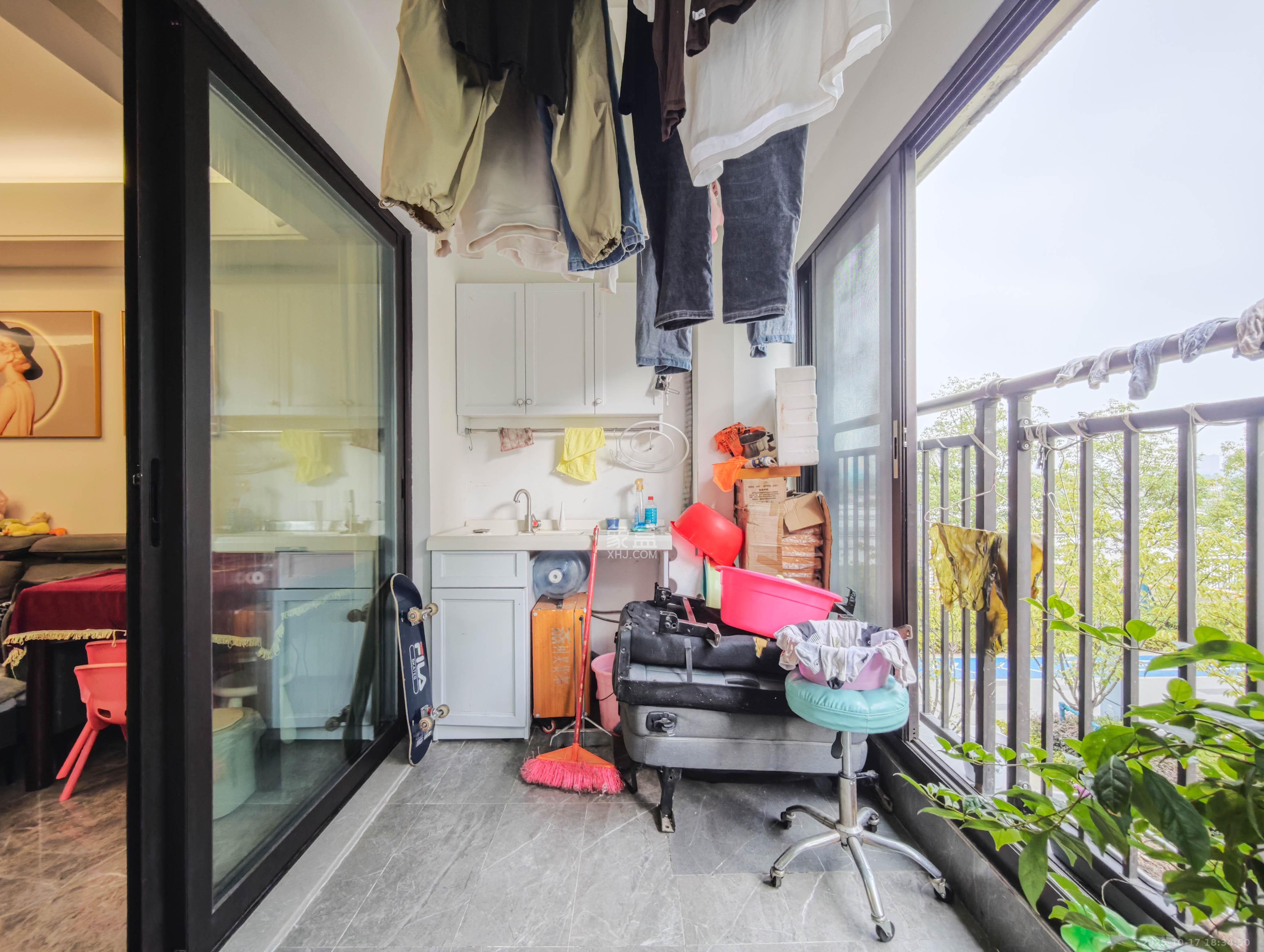 万科天空之境 4室2厅2卫 148.0万 万科天空之境 4室2厅2卫 148.0万阳台