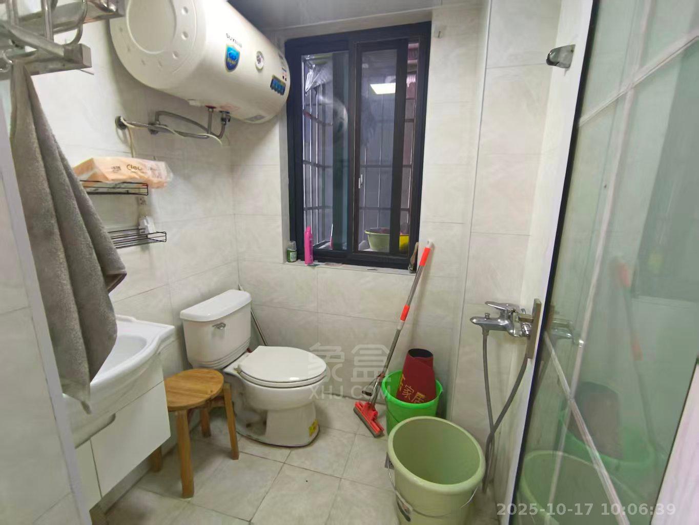 圣华名城建设北路110号 1室1厅1卫 700.0元/月 圣华名城建设北路110号 1室1厅1卫 700.0元/月室内图