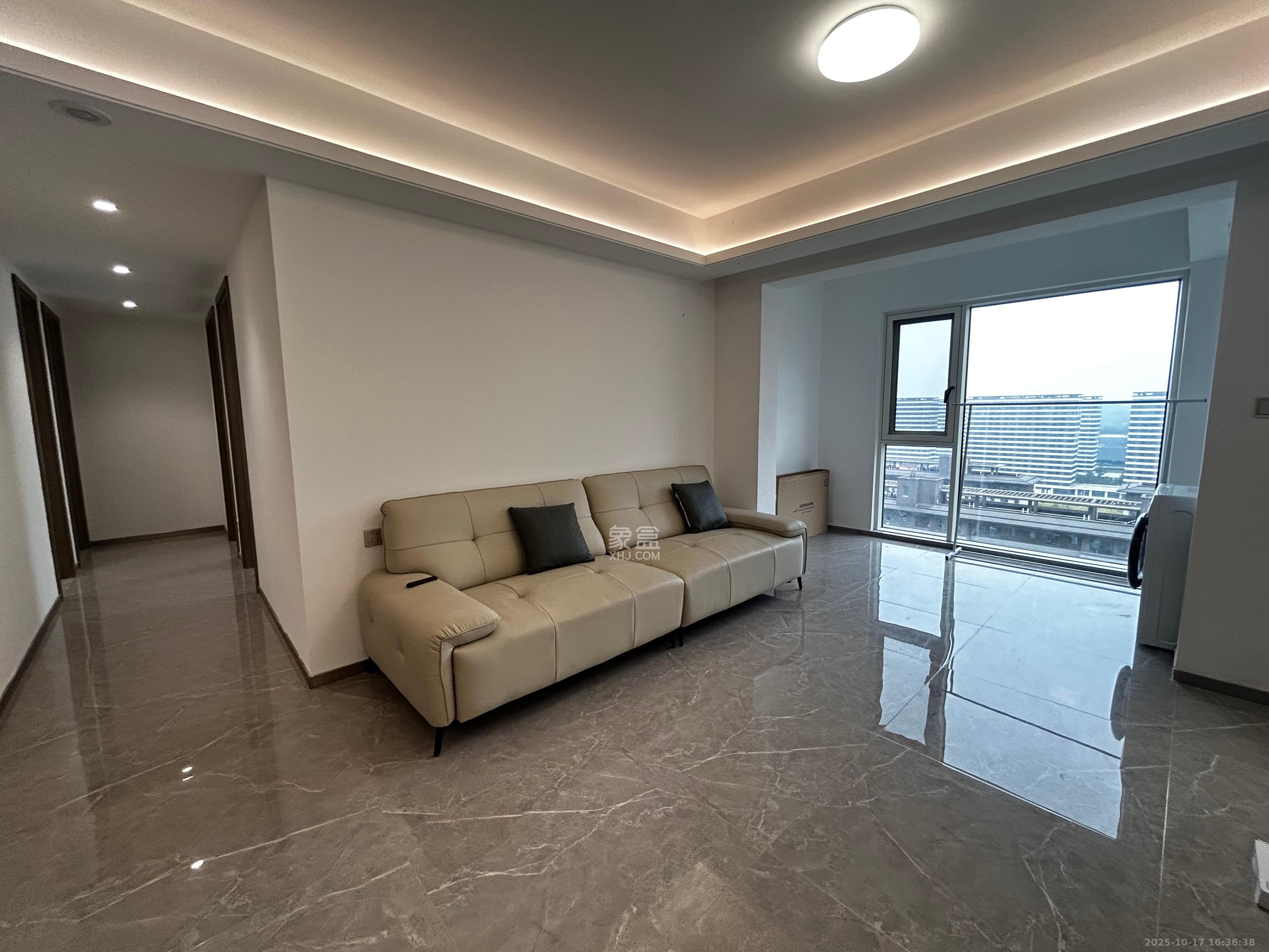 阳光城翡丽云邸  3室2厅1卫    2400.0元/月 阳光城翡丽云邸  3室2厅1卫    2400.0元/月室内图