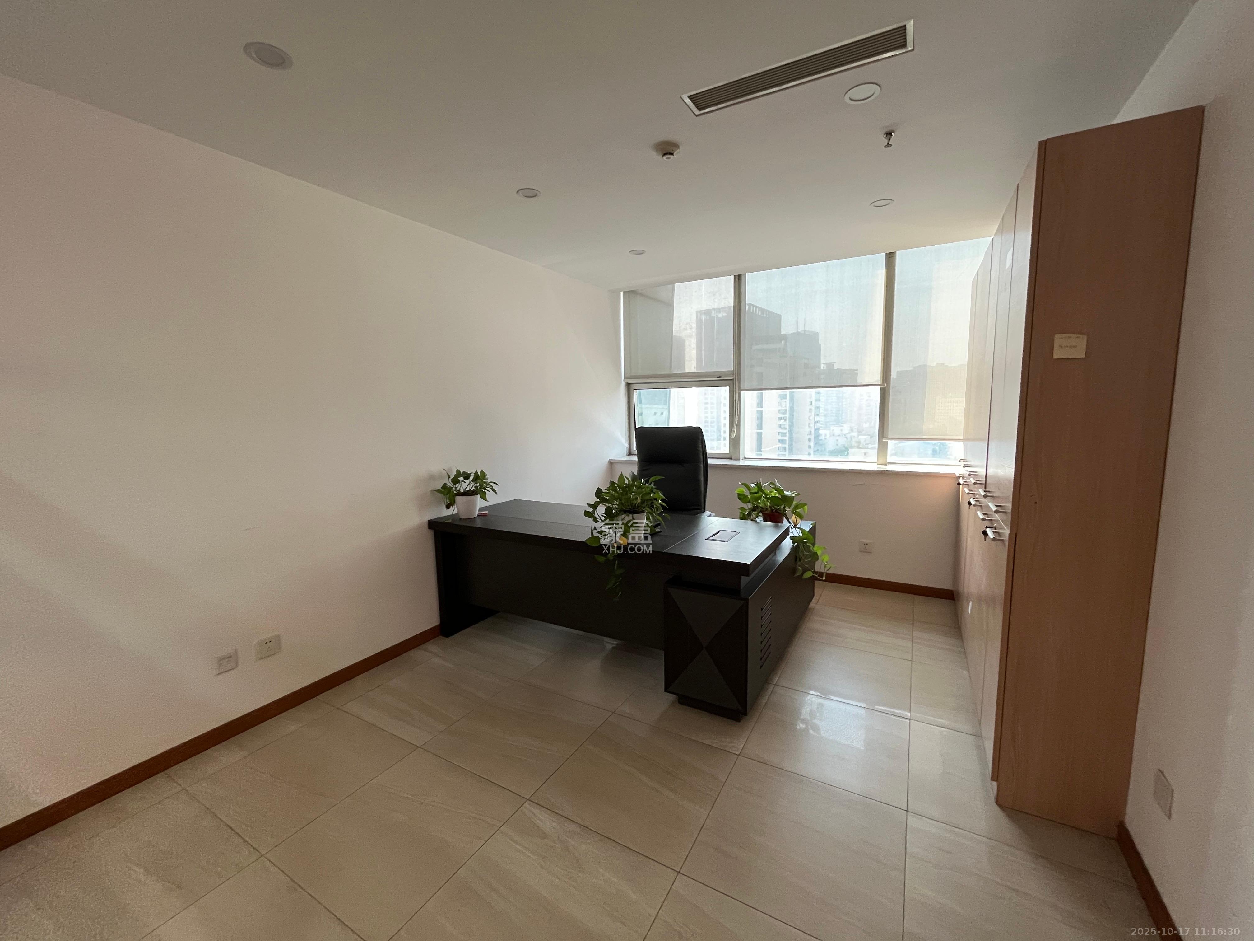 华侨国际   113.05㎡      10000.0元/月室内图