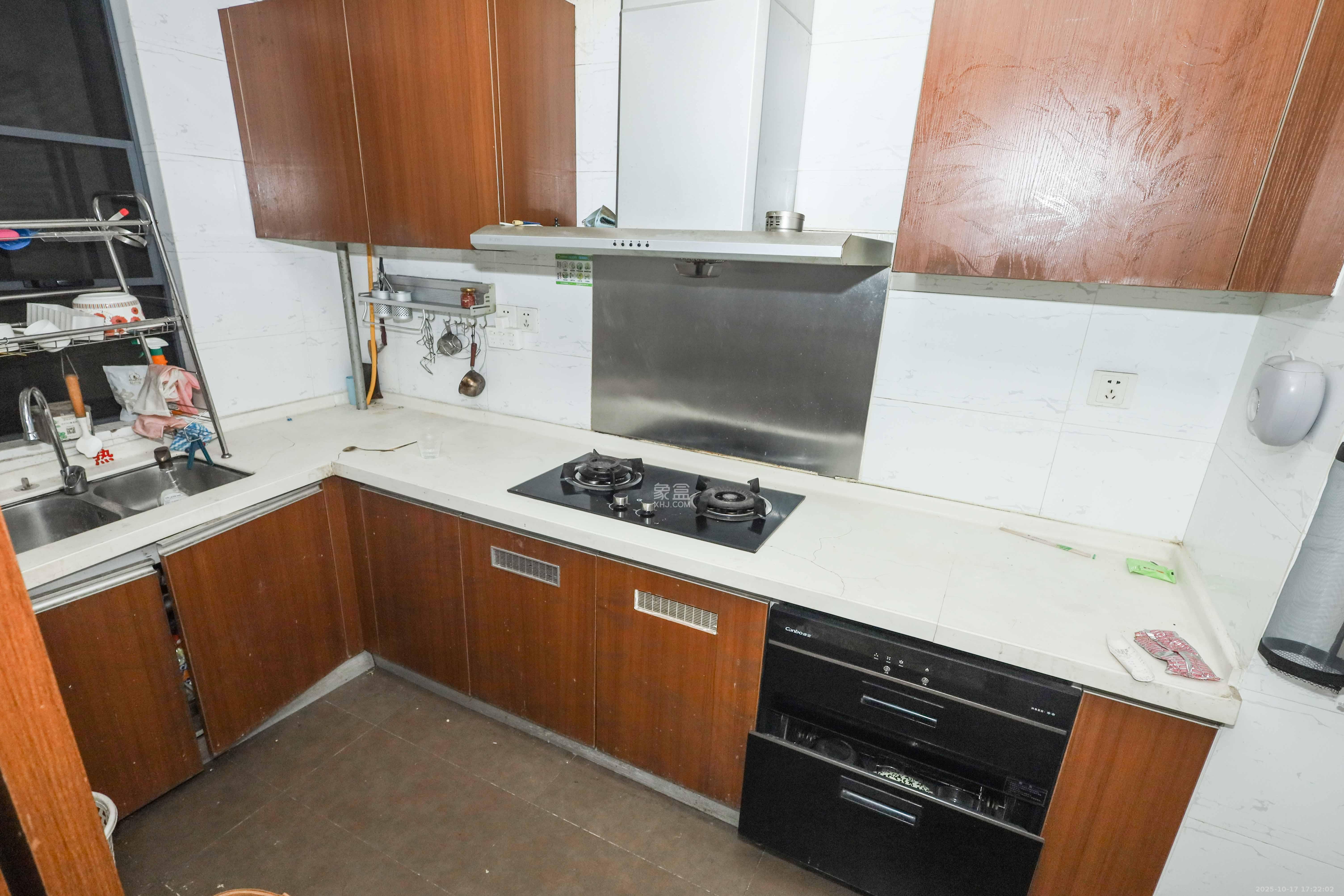 万科城市花园  3室2厅2卫    92.8万 万科城市花园  3室2厅2卫    92.8万厨房