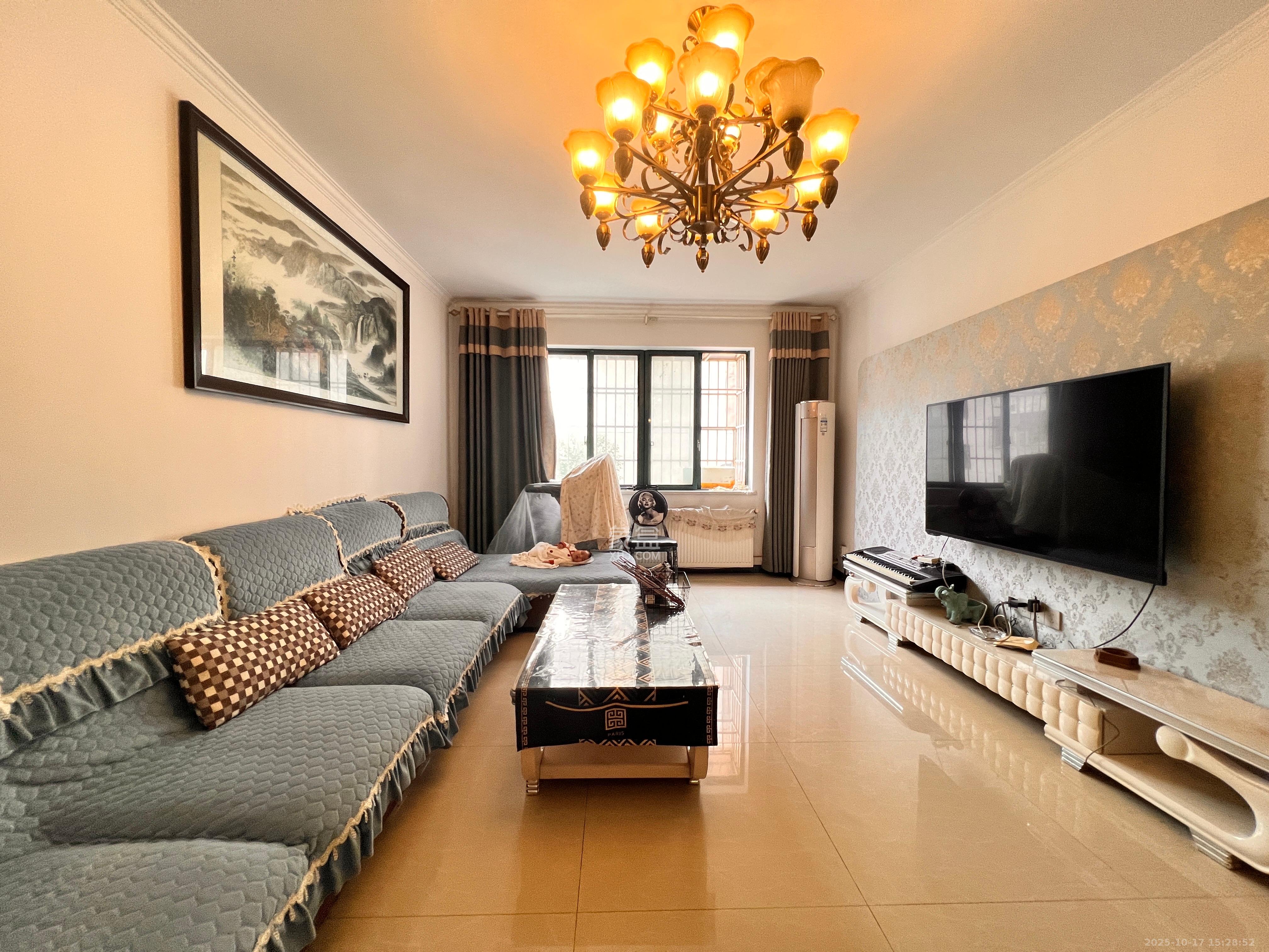 国泰九龙湾  1室1厅1卫    1700.0元/月 国泰九龙湾  1室1厅1卫    1700.0元/月