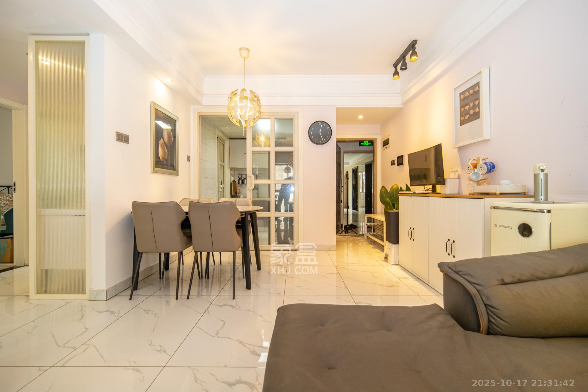 华润置地广场二期  3室2厅1卫    86.0万其他