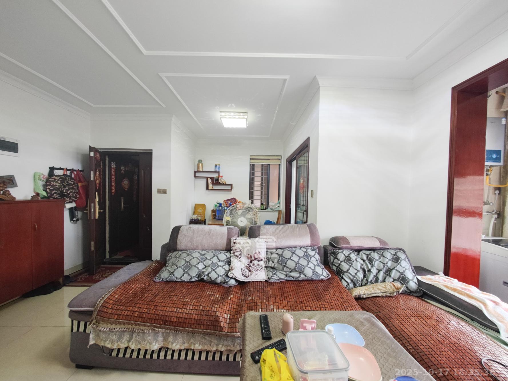 五矿万境水岸一期（万境水岸嘉苑）  2室2厅1卫    85.0万客厅