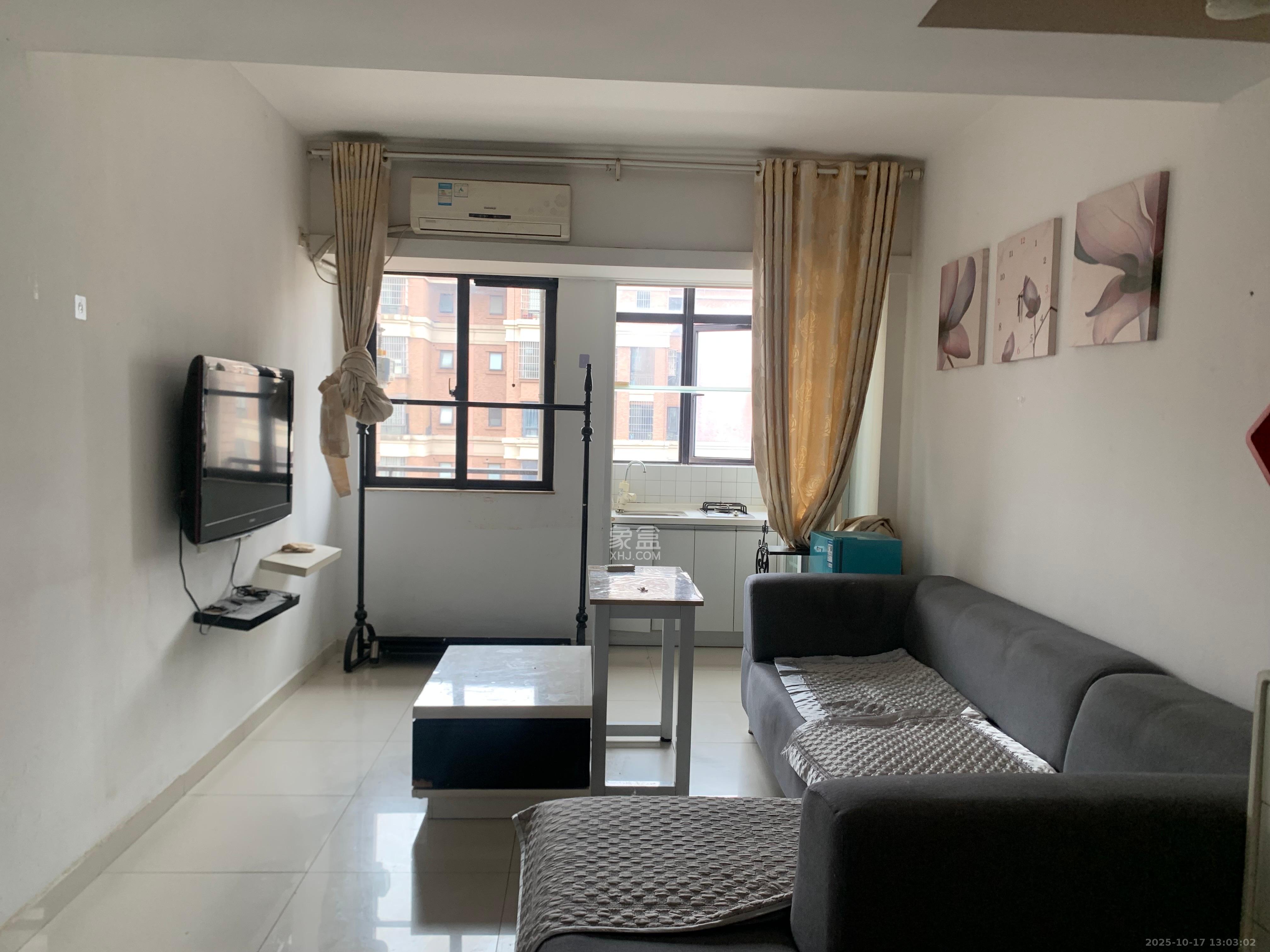 华润凤凰城一期  1室1厅1卫    1500.0元/月 华润凤凰城一期  1室1厅1卫    1500.0元/月