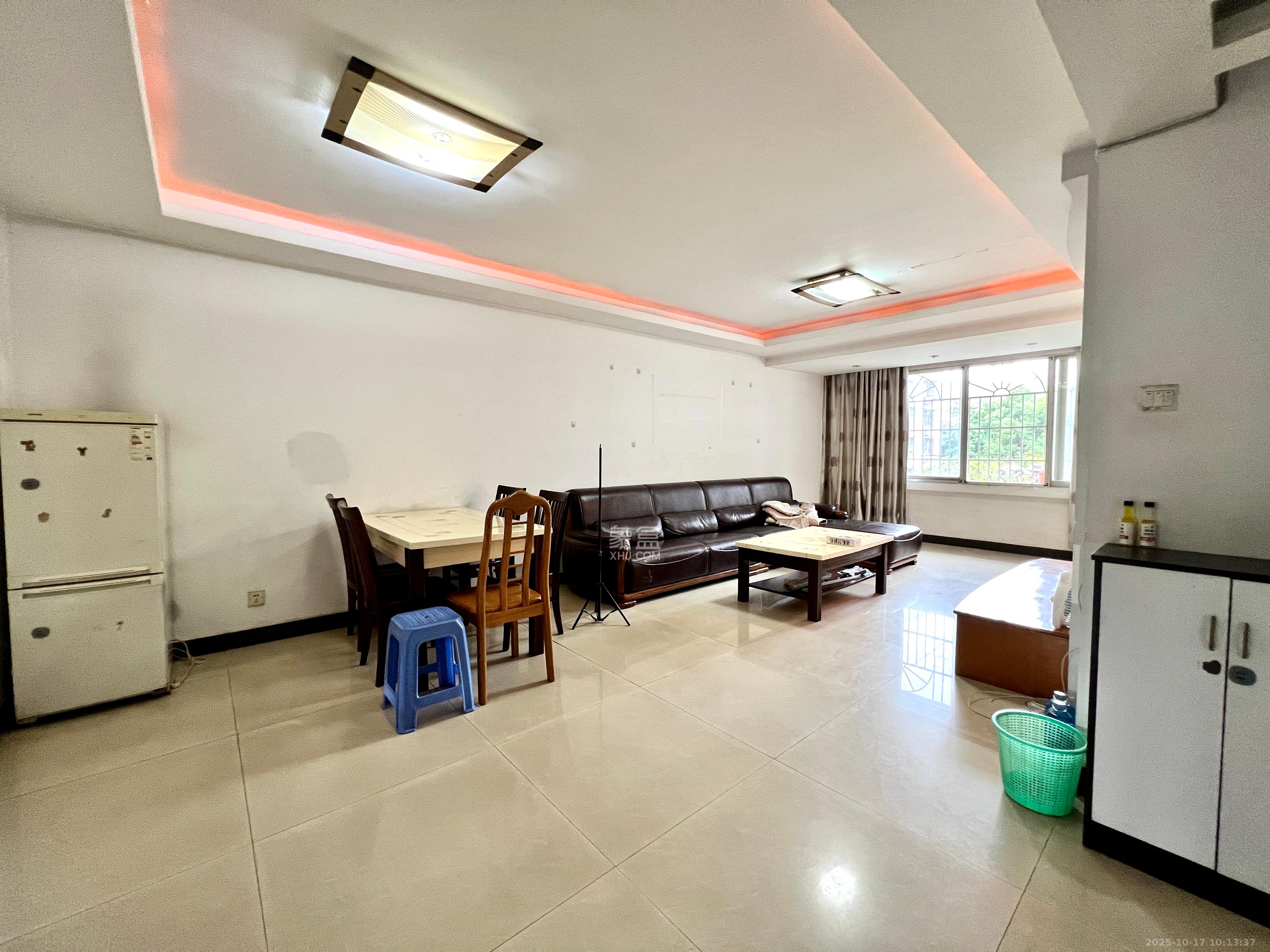 桔园小区1-8片  2室2厅1卫    1500.0元/月 桔园小区1-8片  2室2厅1卫    1500.0元/月室内图