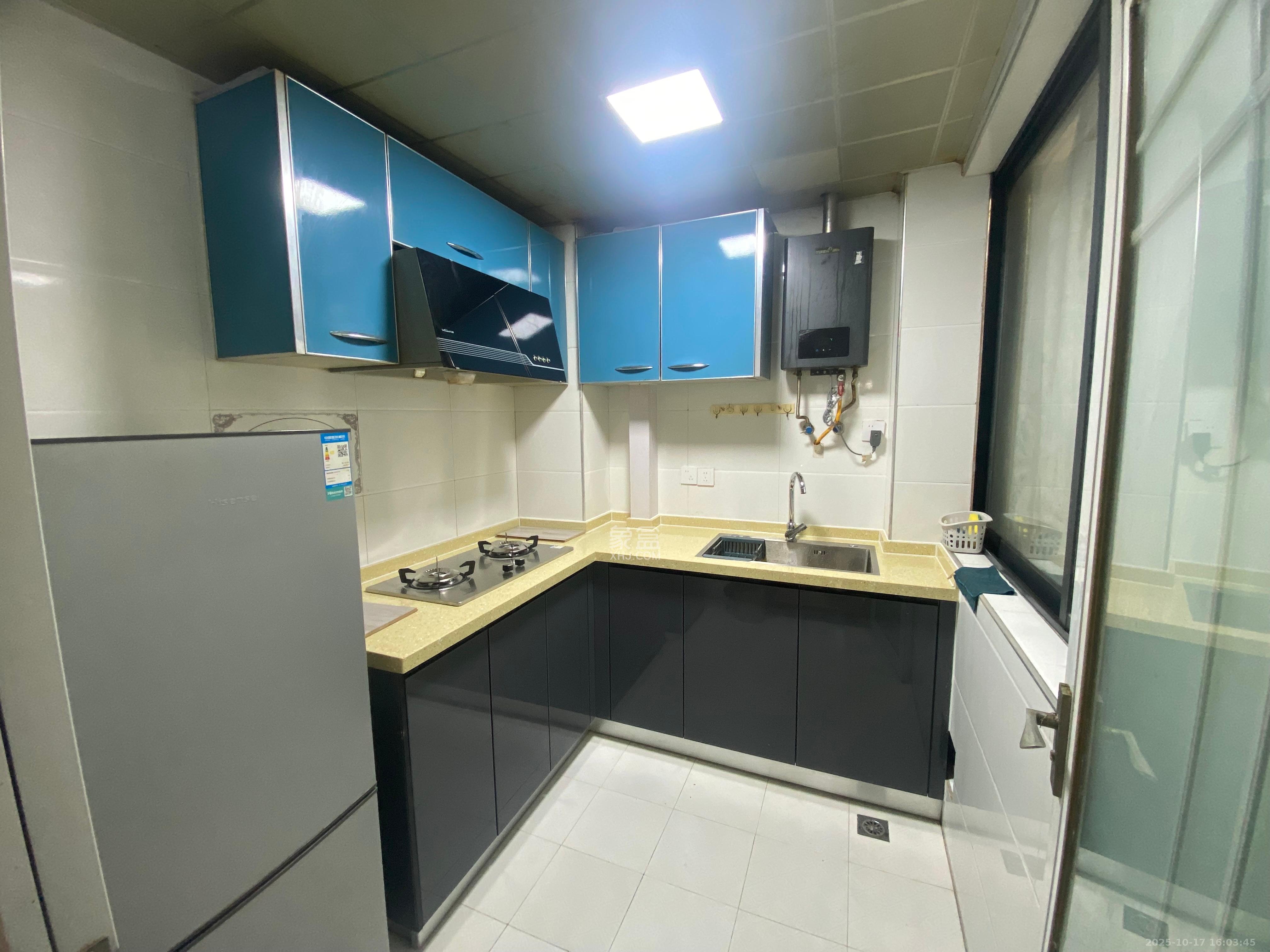 长大彩虹都  3室2厅1卫    1900.0元/月室内图